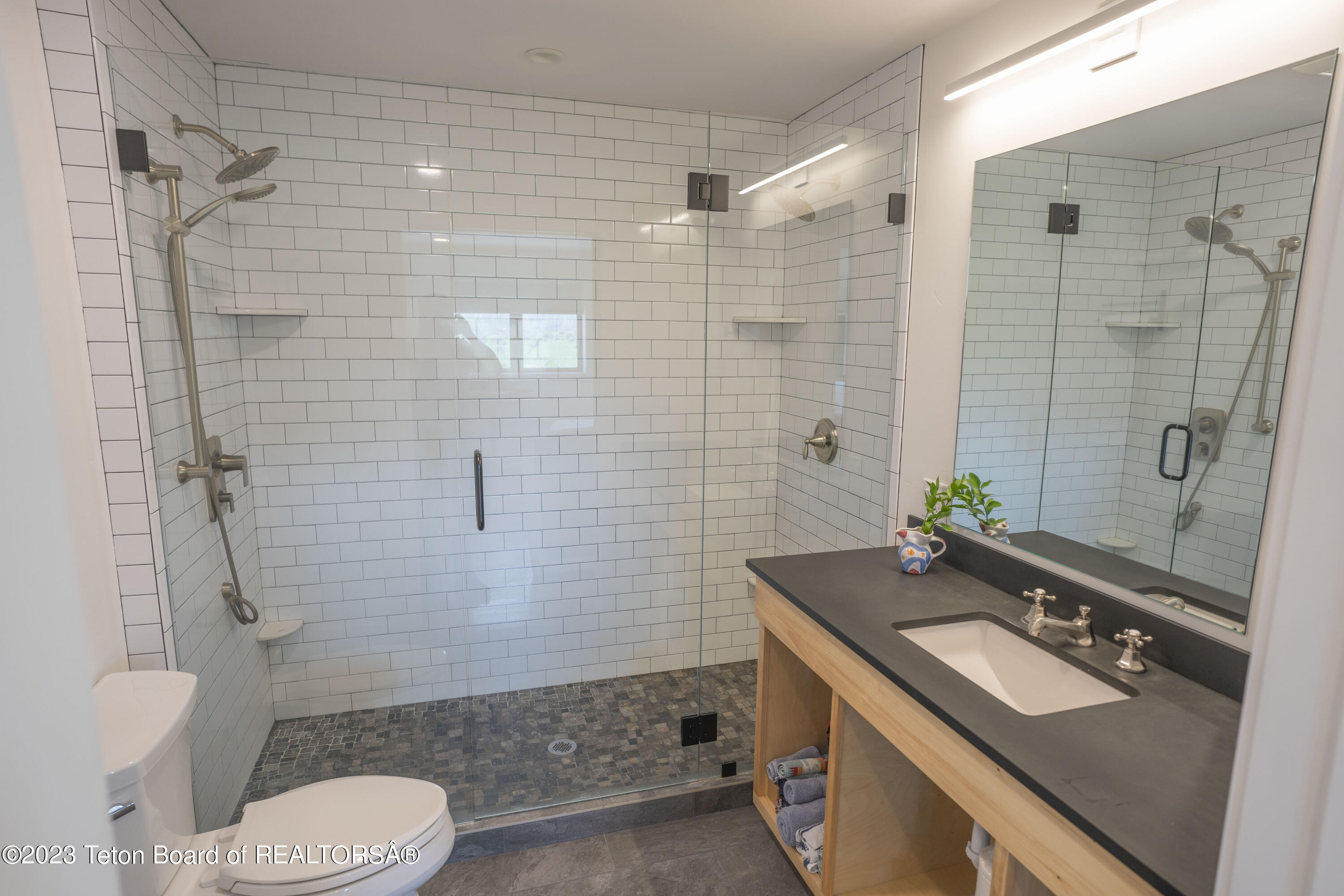 4227 WELLS Avenue
