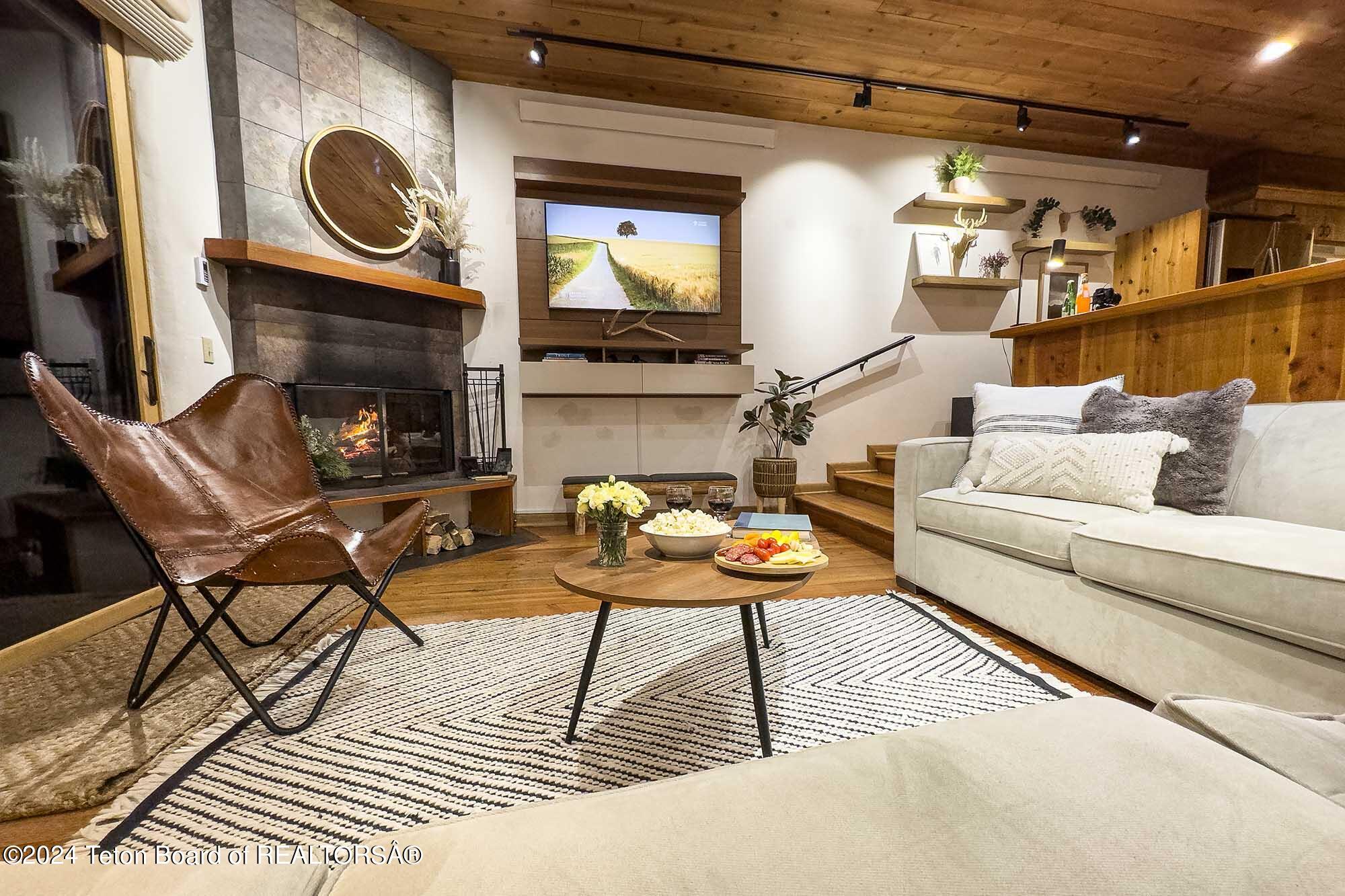 1674 N EAST BUTTE Road Unit: 3153