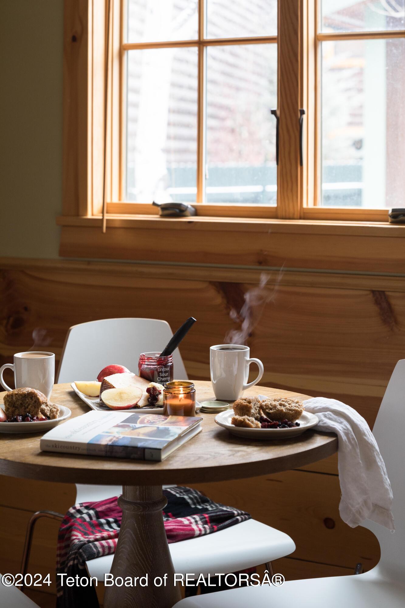 433, 435 N GLENWOOD Street