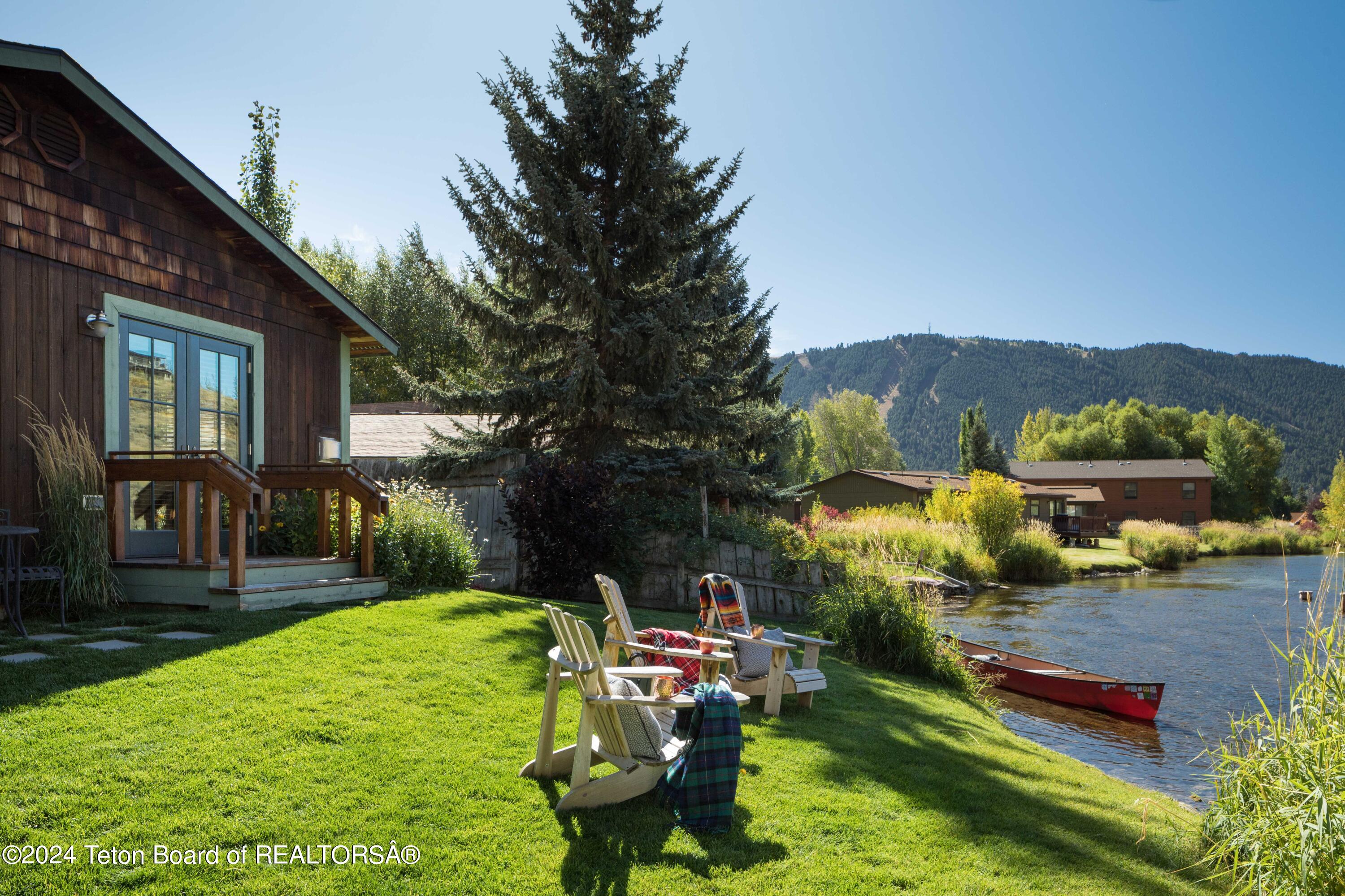 433, 435 N GLENWOOD Street