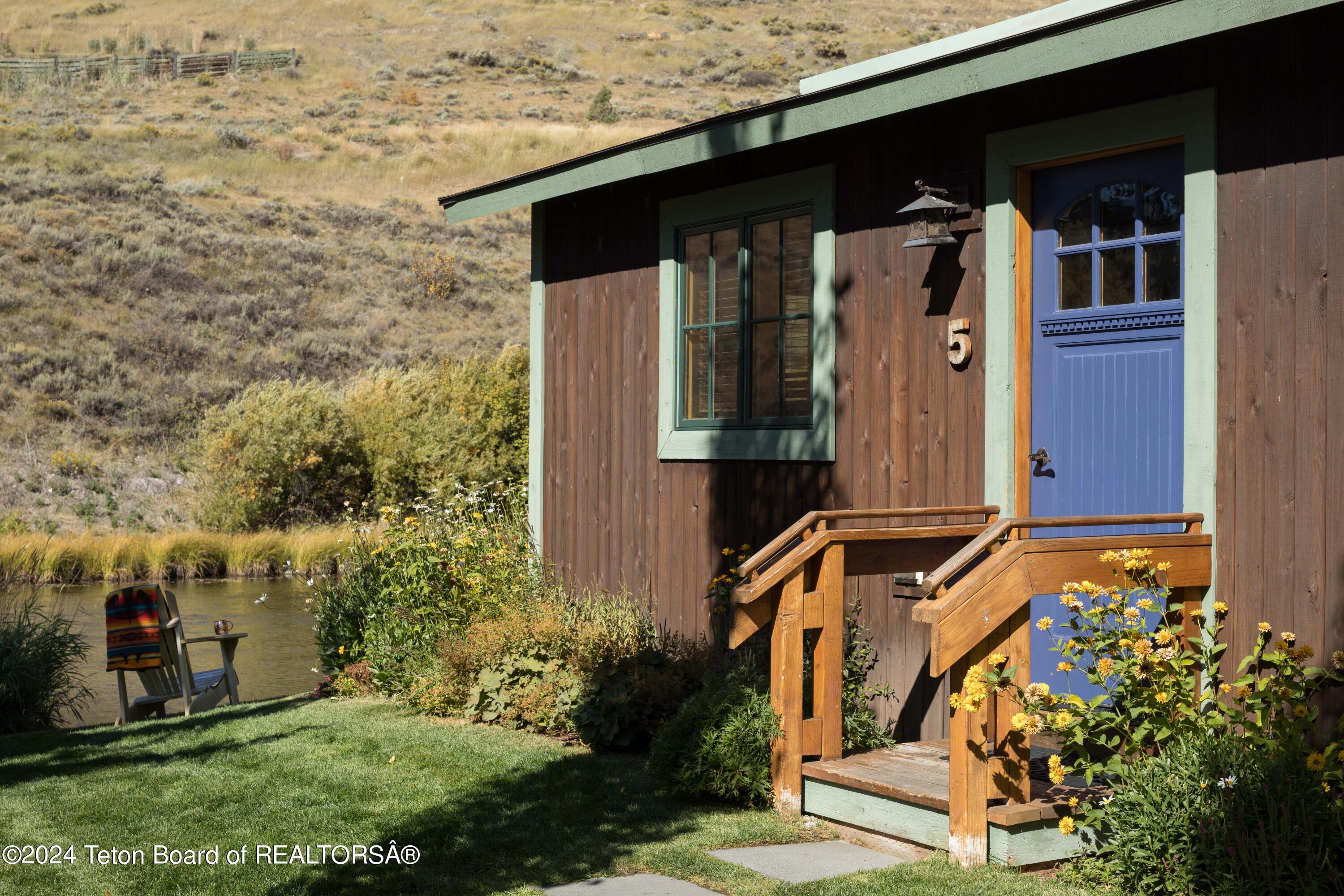 433, 435 N GLENWOOD Street