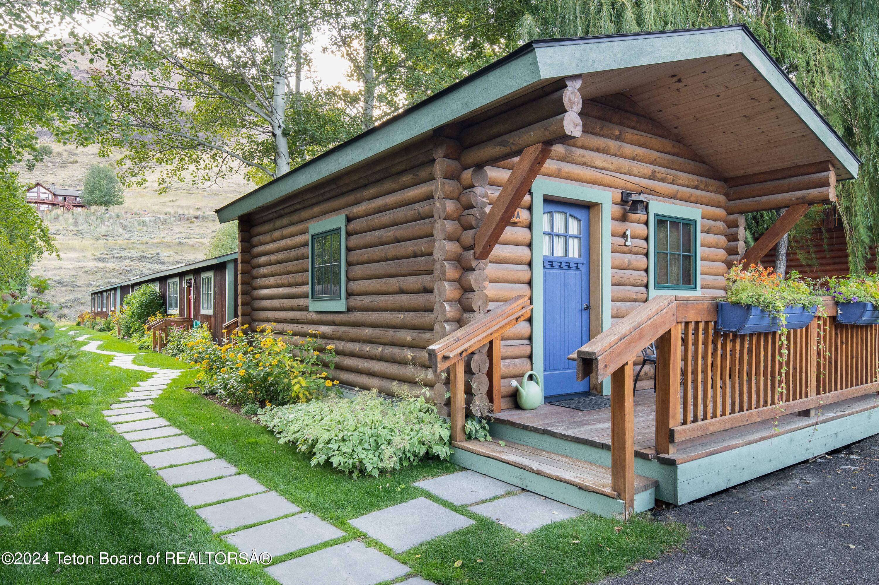 433, 435 N GLENWOOD Street