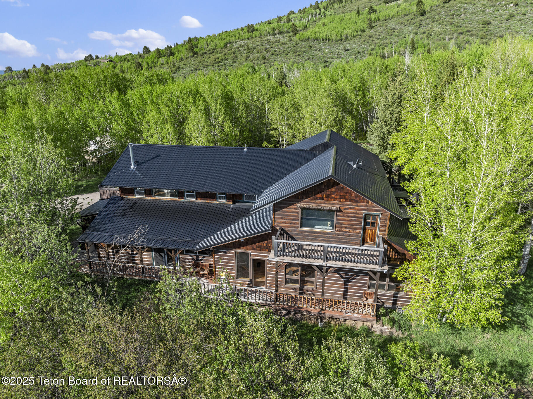 2077 HIGHLAND Way