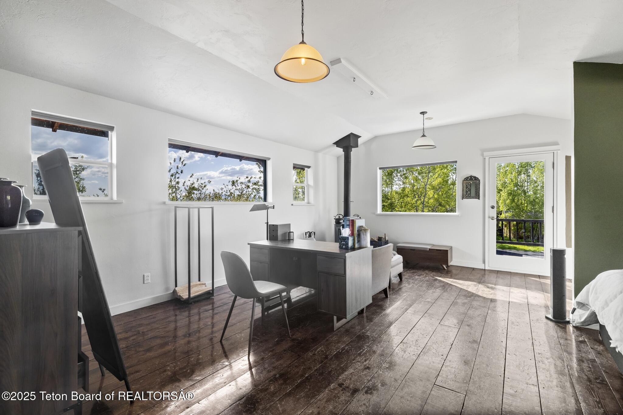 2077 HIGHLAND Way