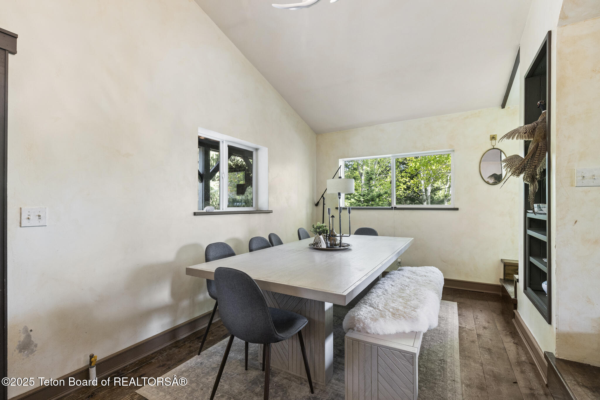 2077 HIGHLAND Way
