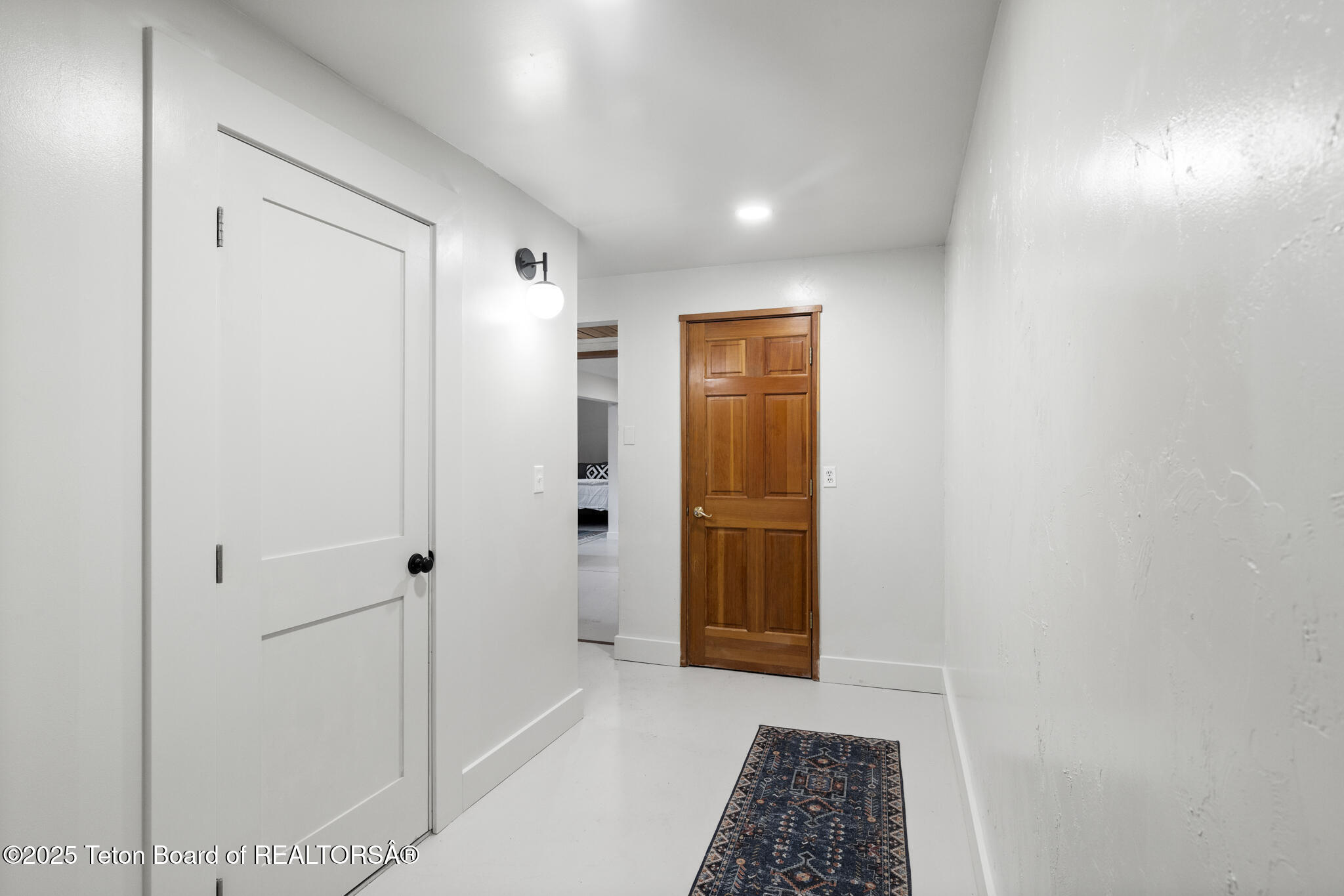 2077 HIGHLAND Way