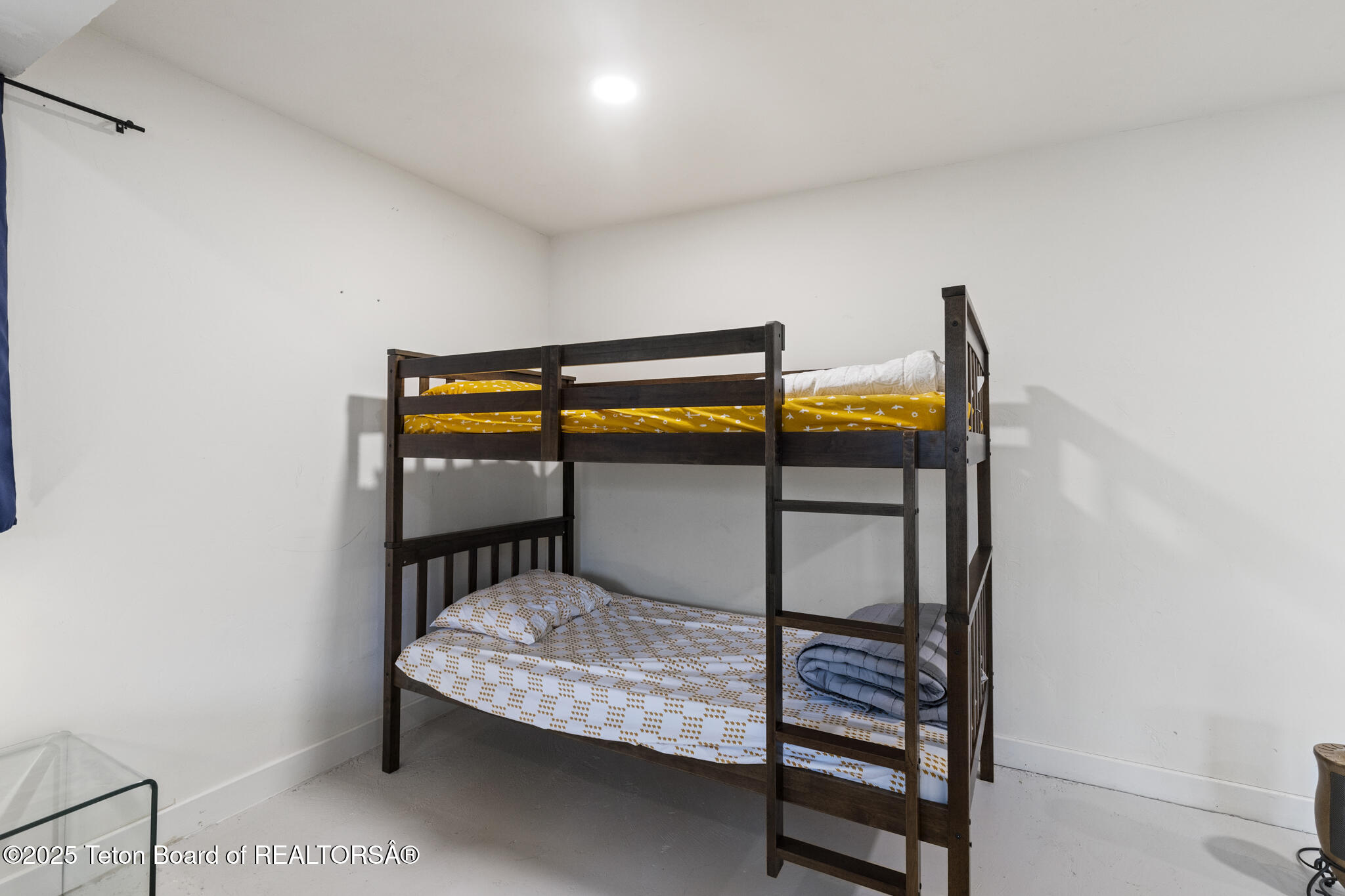 2077 HIGHLAND Way