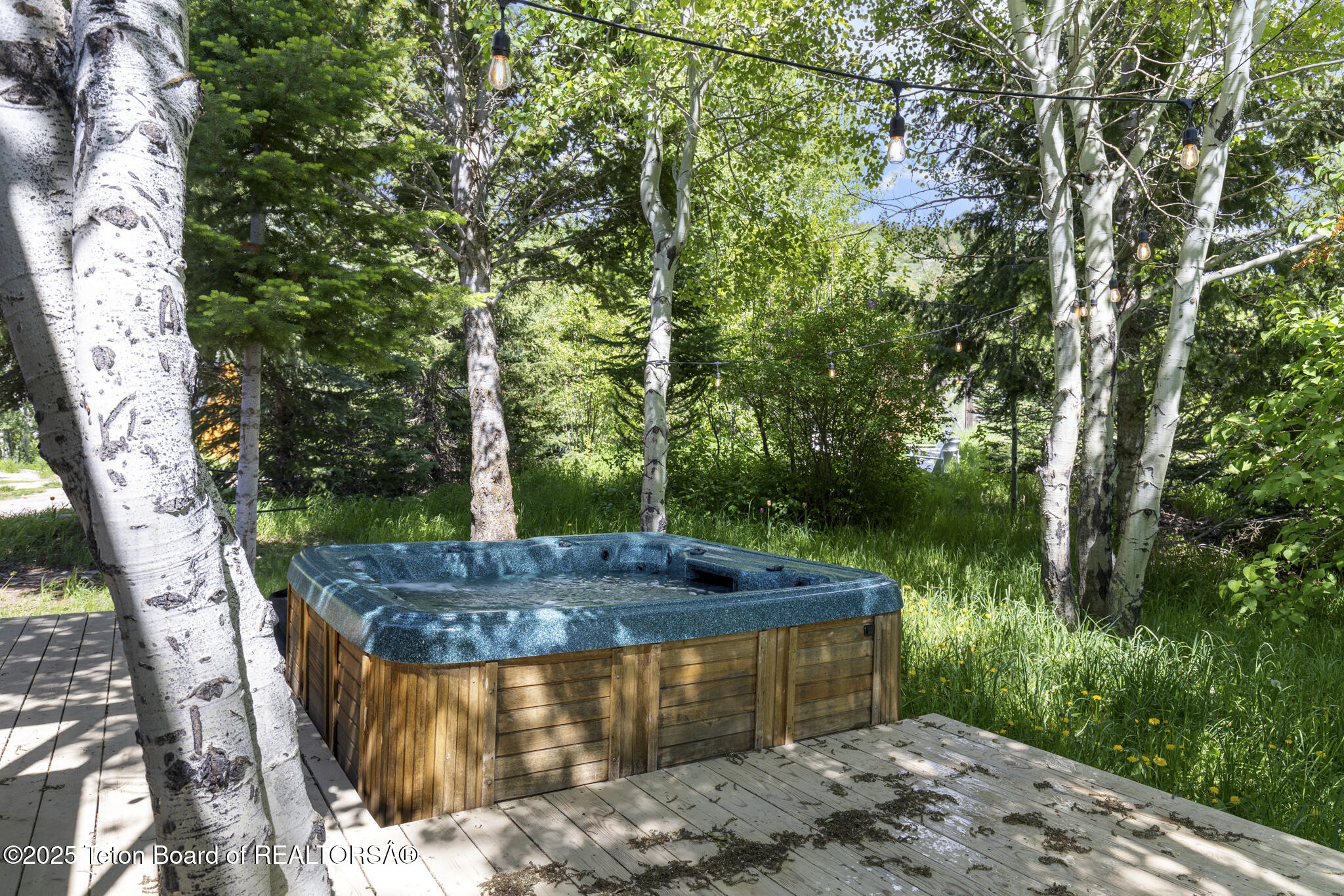 2077 HIGHLAND Way