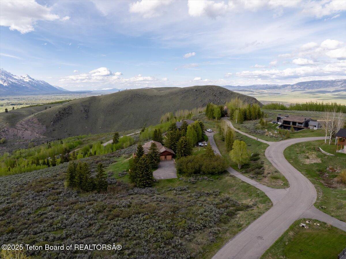 195 W WOLF Drive