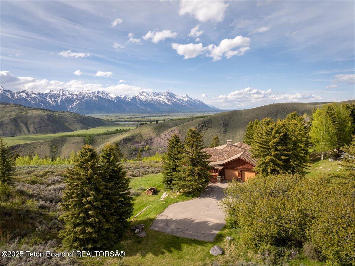 195 W WOLF Drive