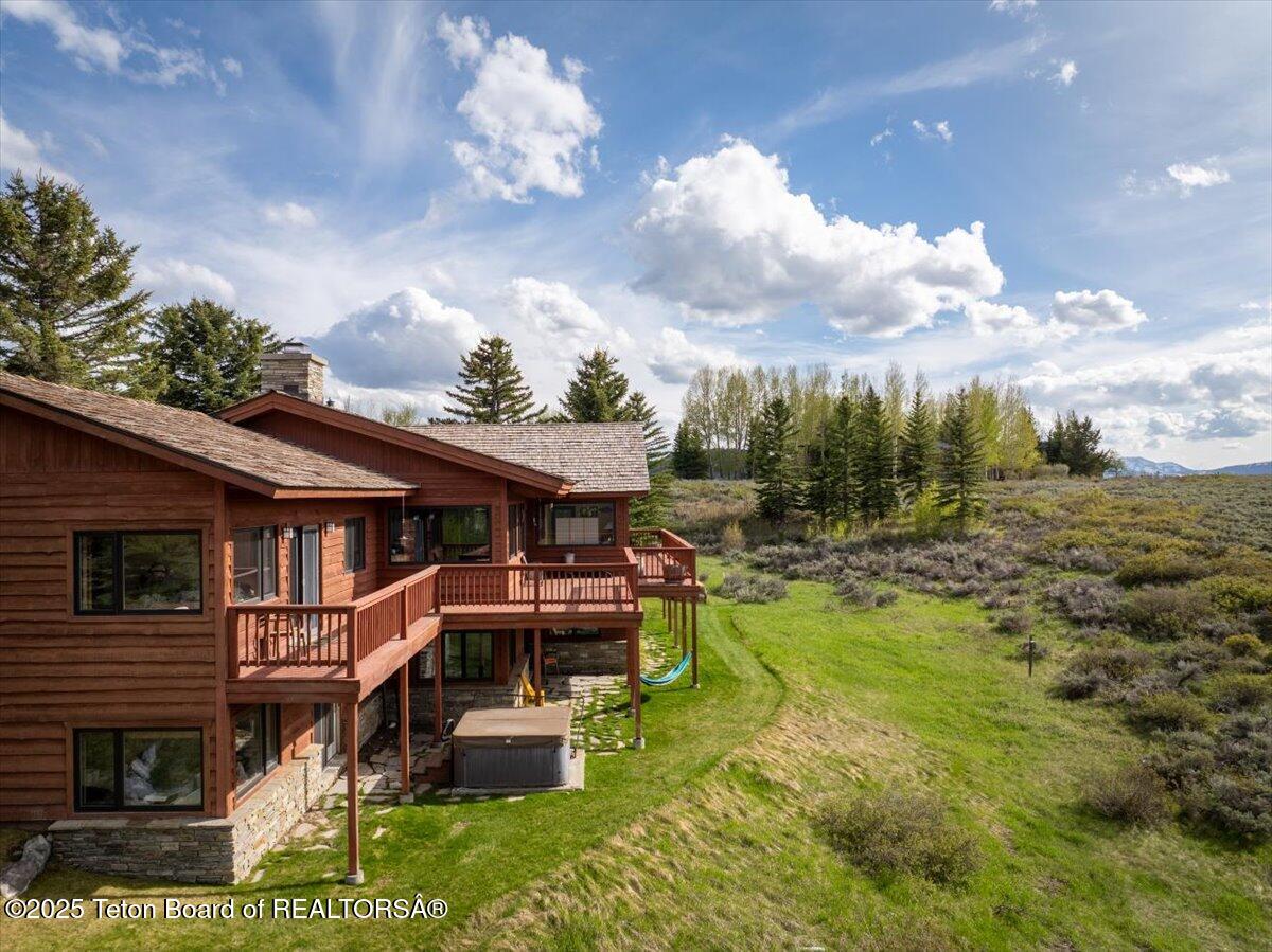 195 W WOLF Drive