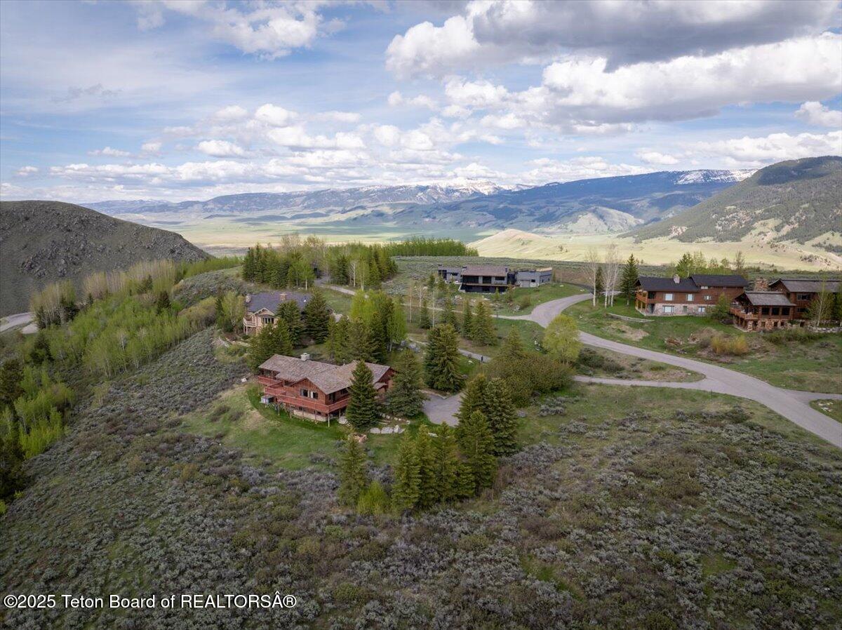 195 W WOLF Drive