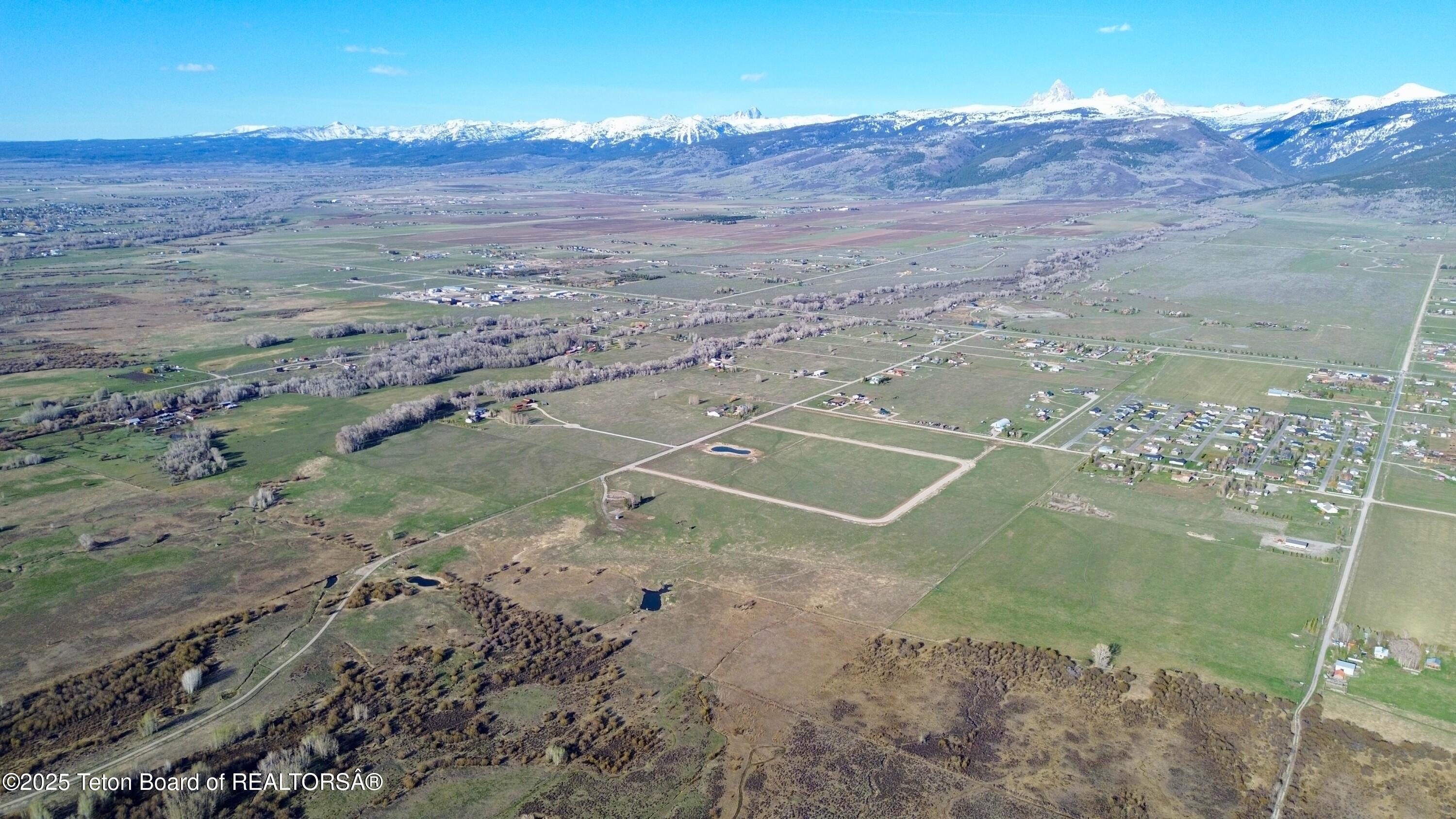 LOT 7 WALDEN COURT