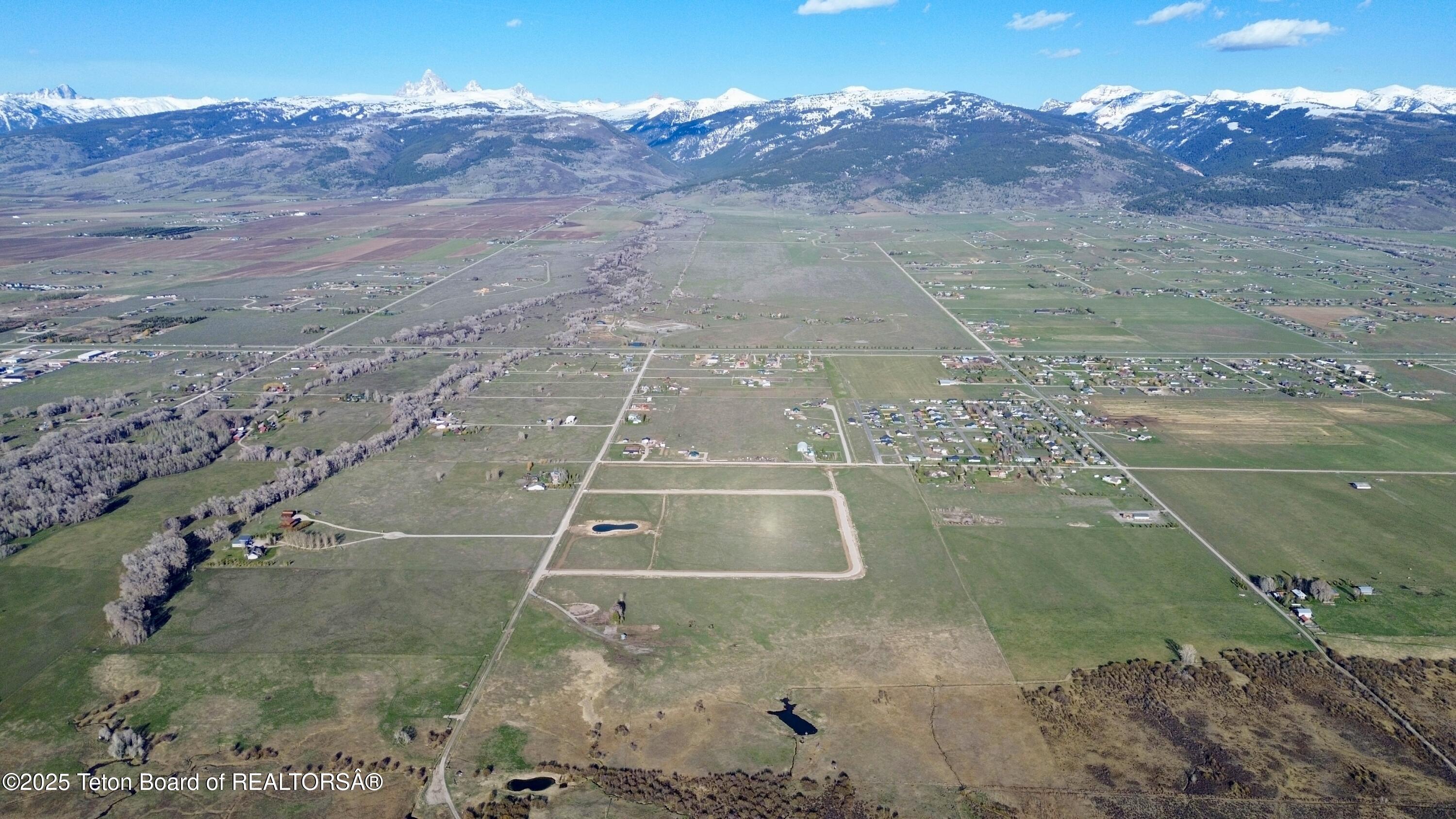 LOT 7 WALDEN COURT