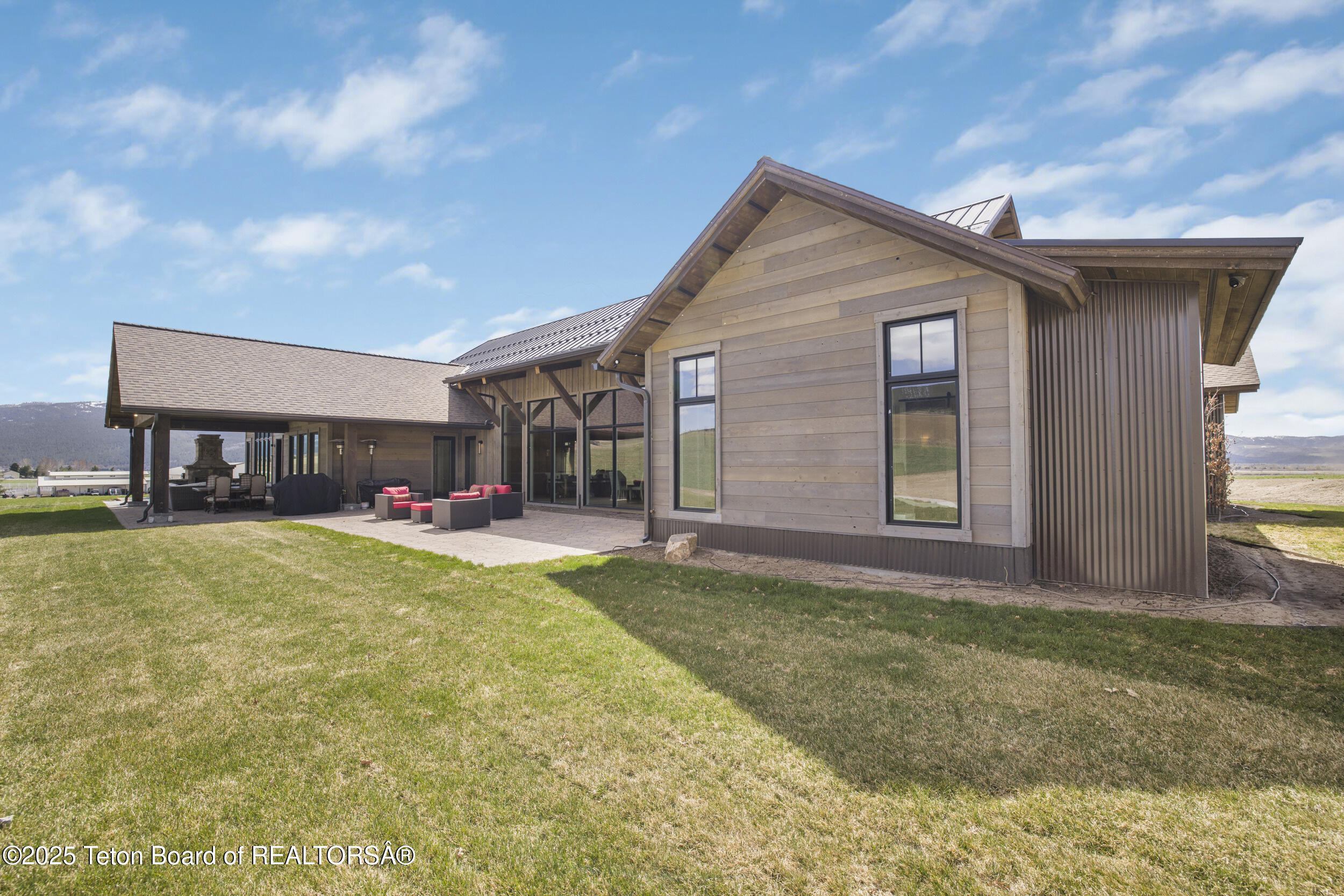 2399 CHAPEL Road