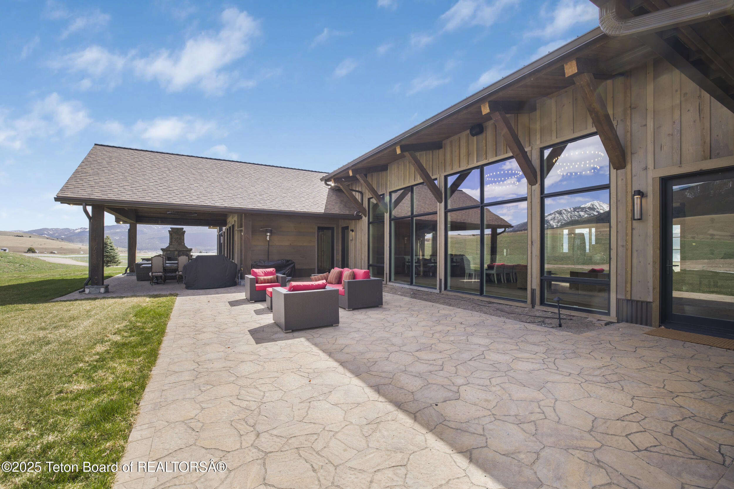 2399 CHAPEL Road