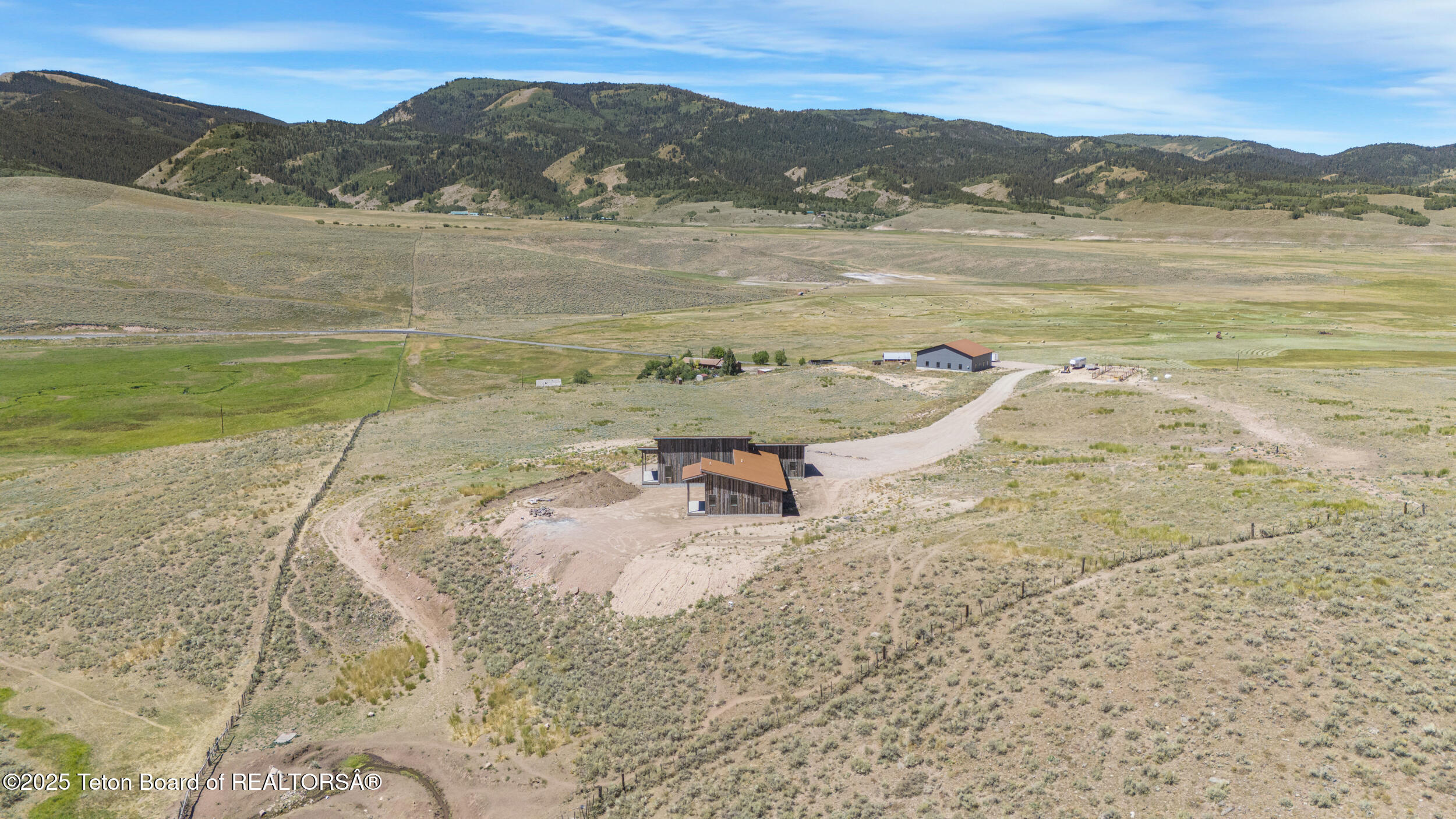 2410 SMOKEY CANYON Road