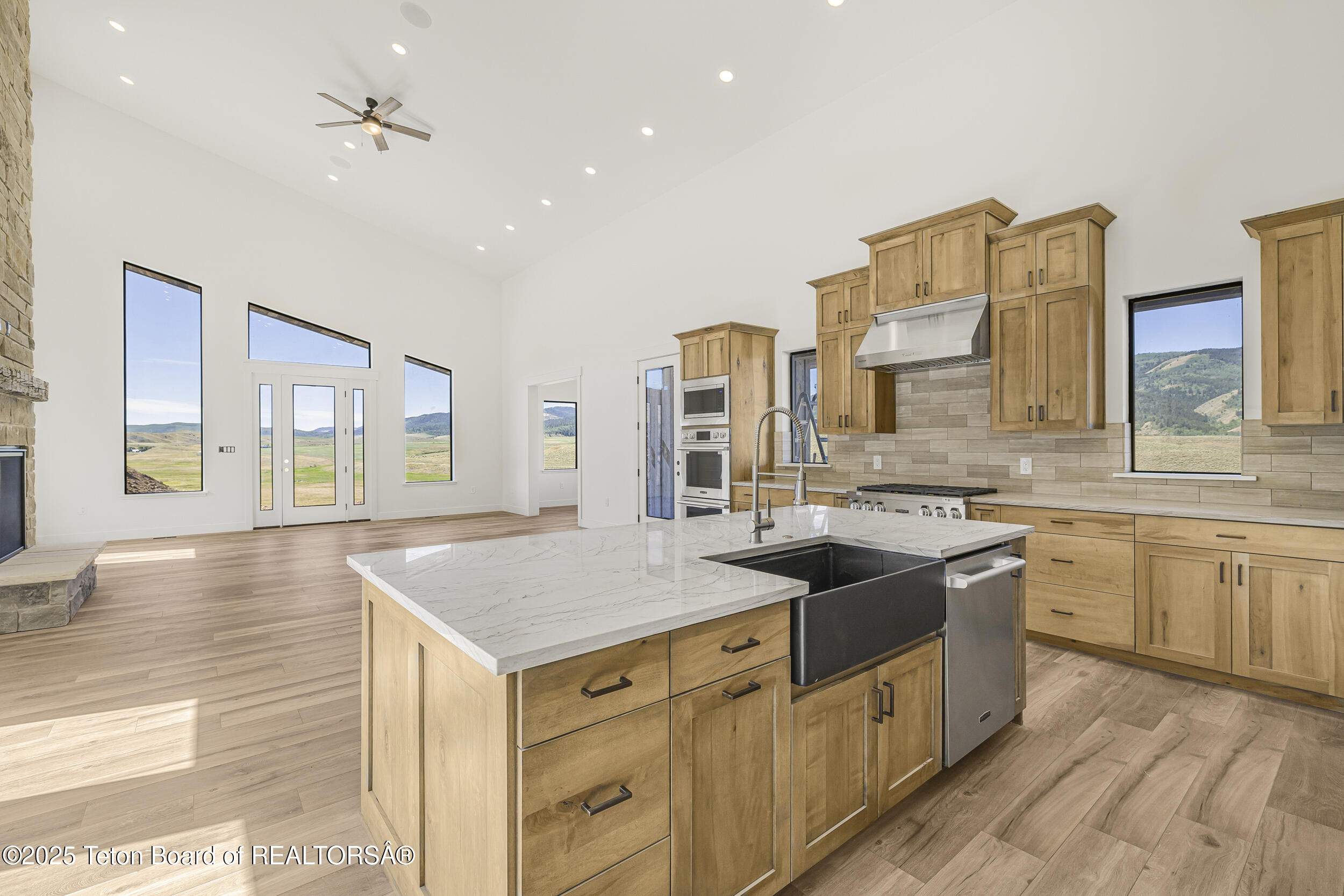 2410 SMOKEY CANYON Road