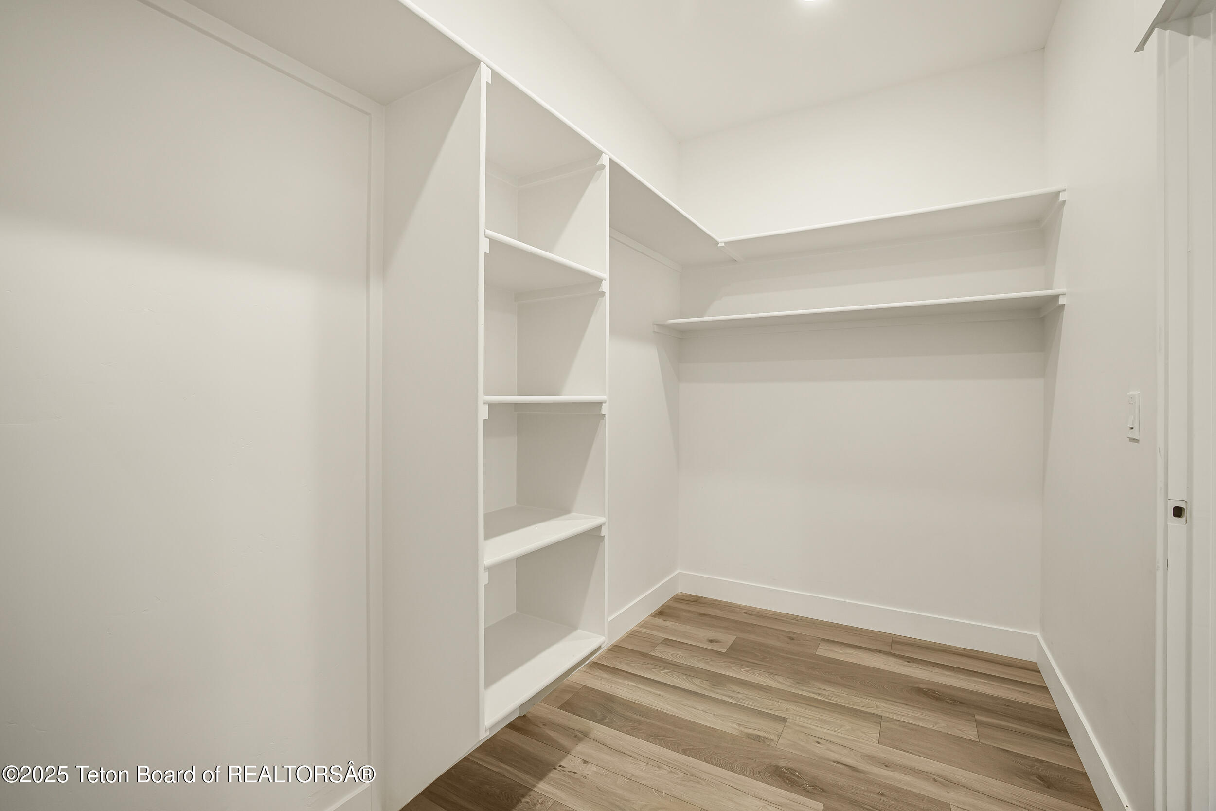 2410 SMOKEY CANYON Road