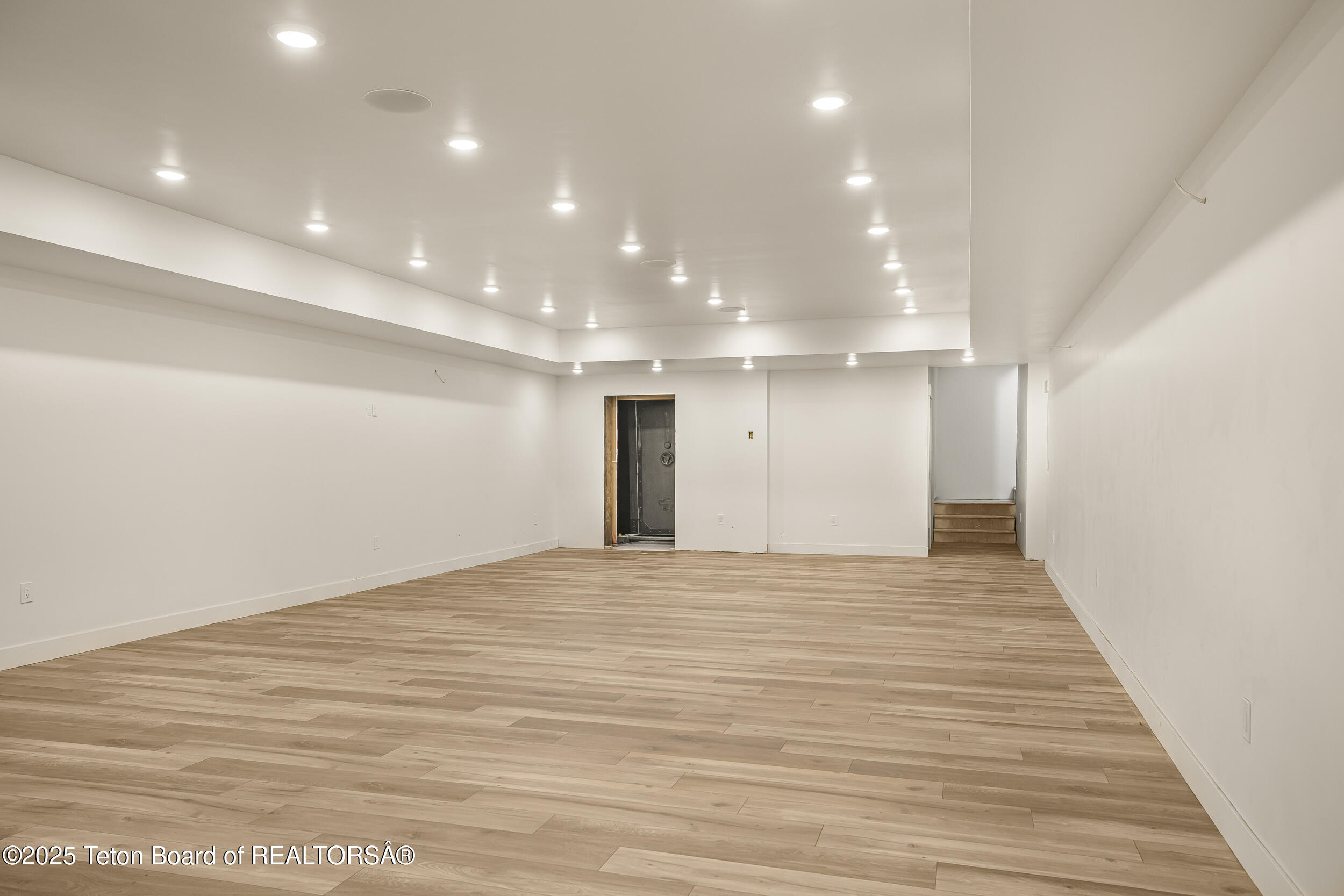 2410 SMOKEY CANYON Road