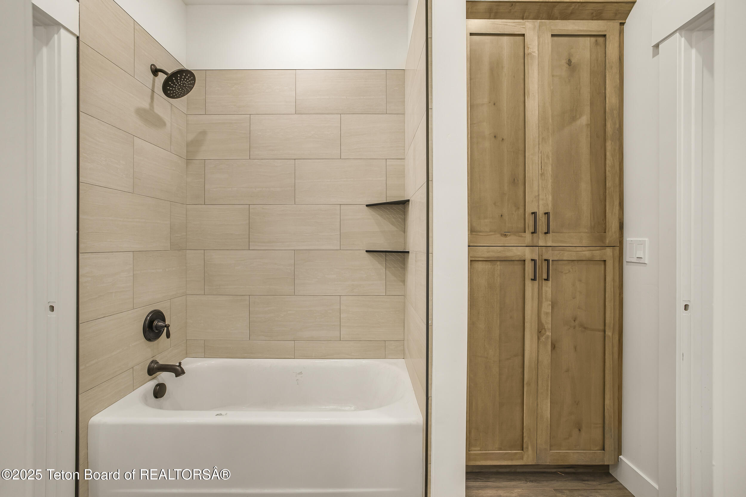 2410 SMOKEY CANYON Road