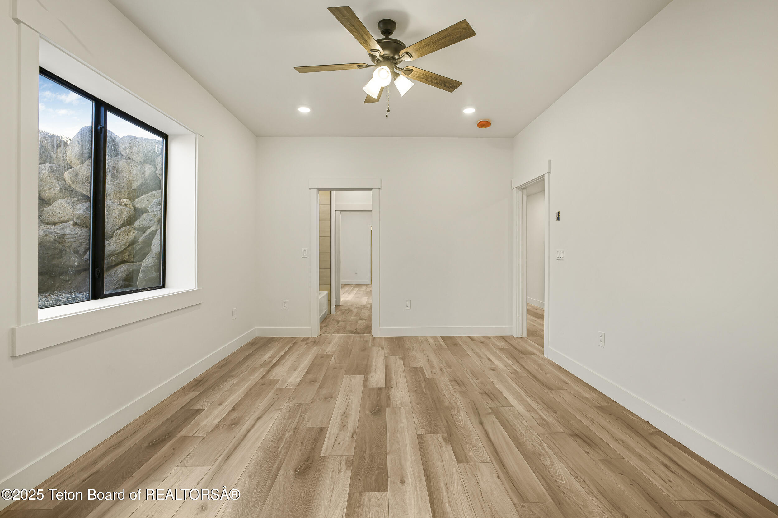 2410 SMOKEY CANYON Road