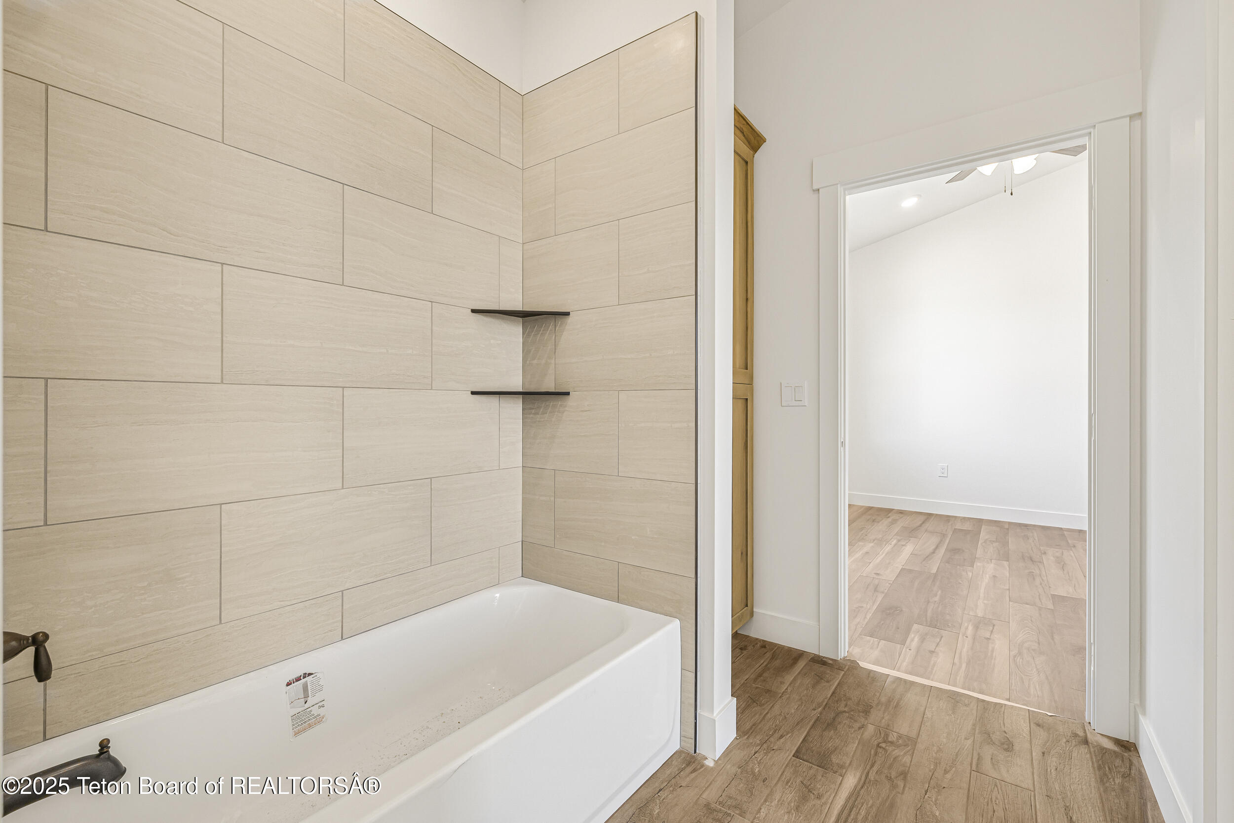 2410 SMOKEY CANYON Road