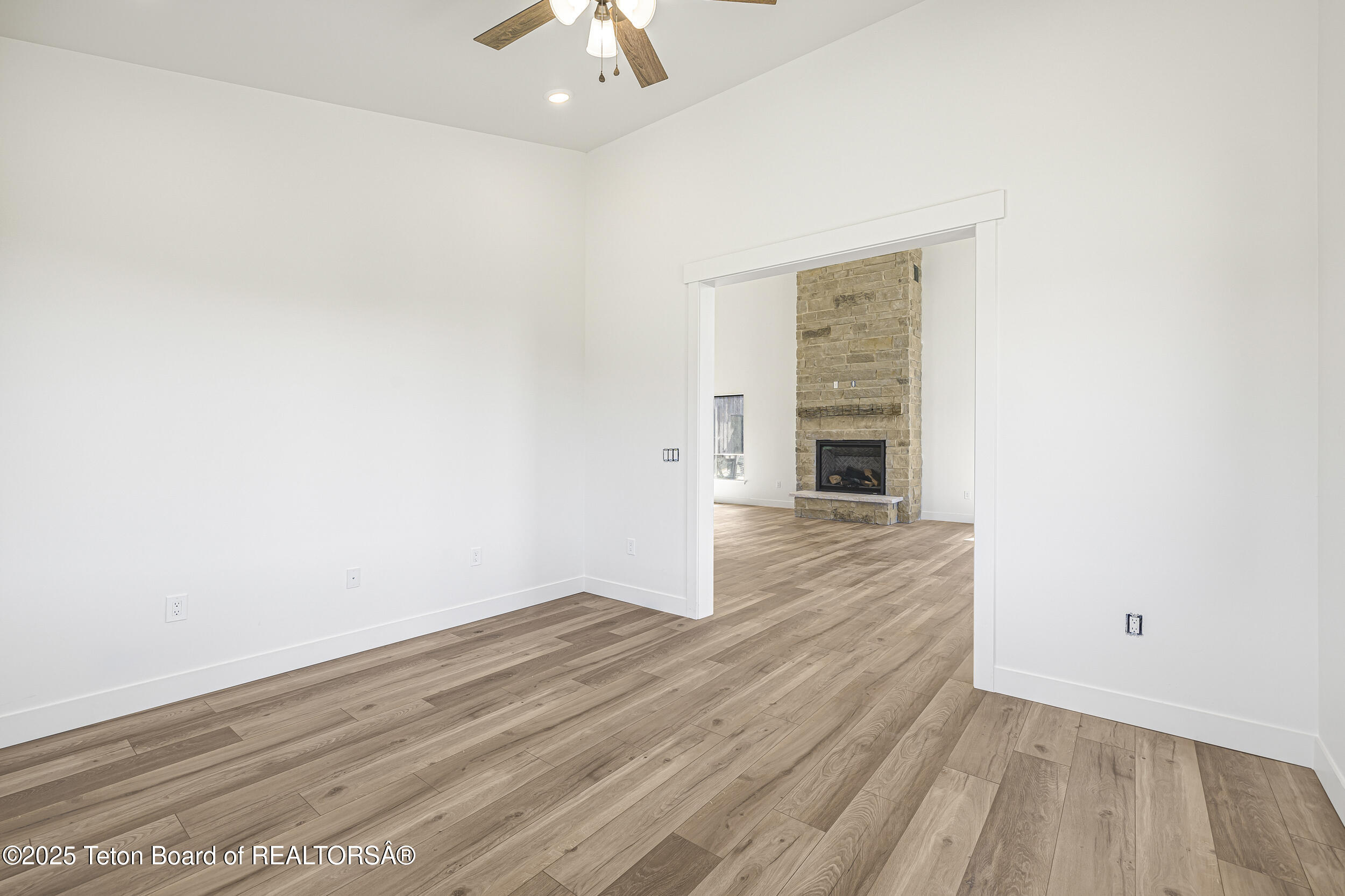 2410 SMOKEY CANYON Road