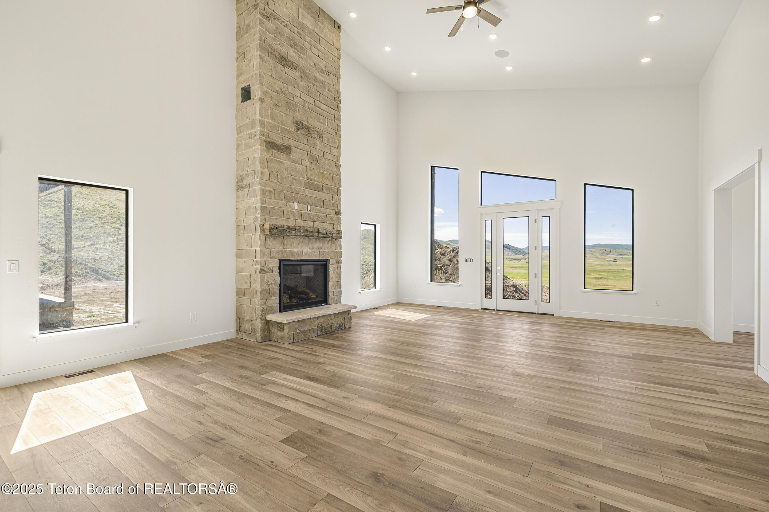 2410 SMOKEY CANYON Road