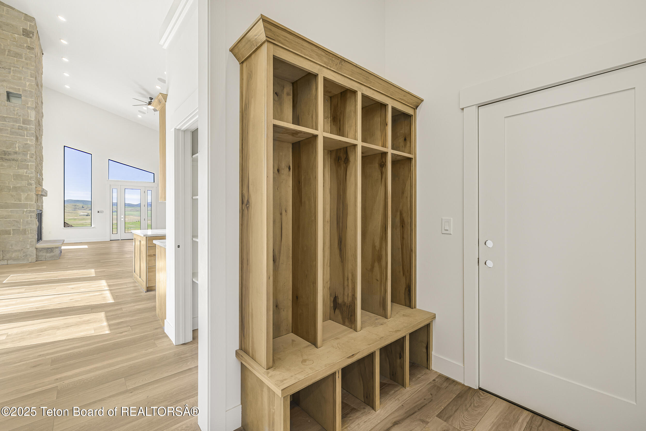 2410 SMOKEY CANYON Road