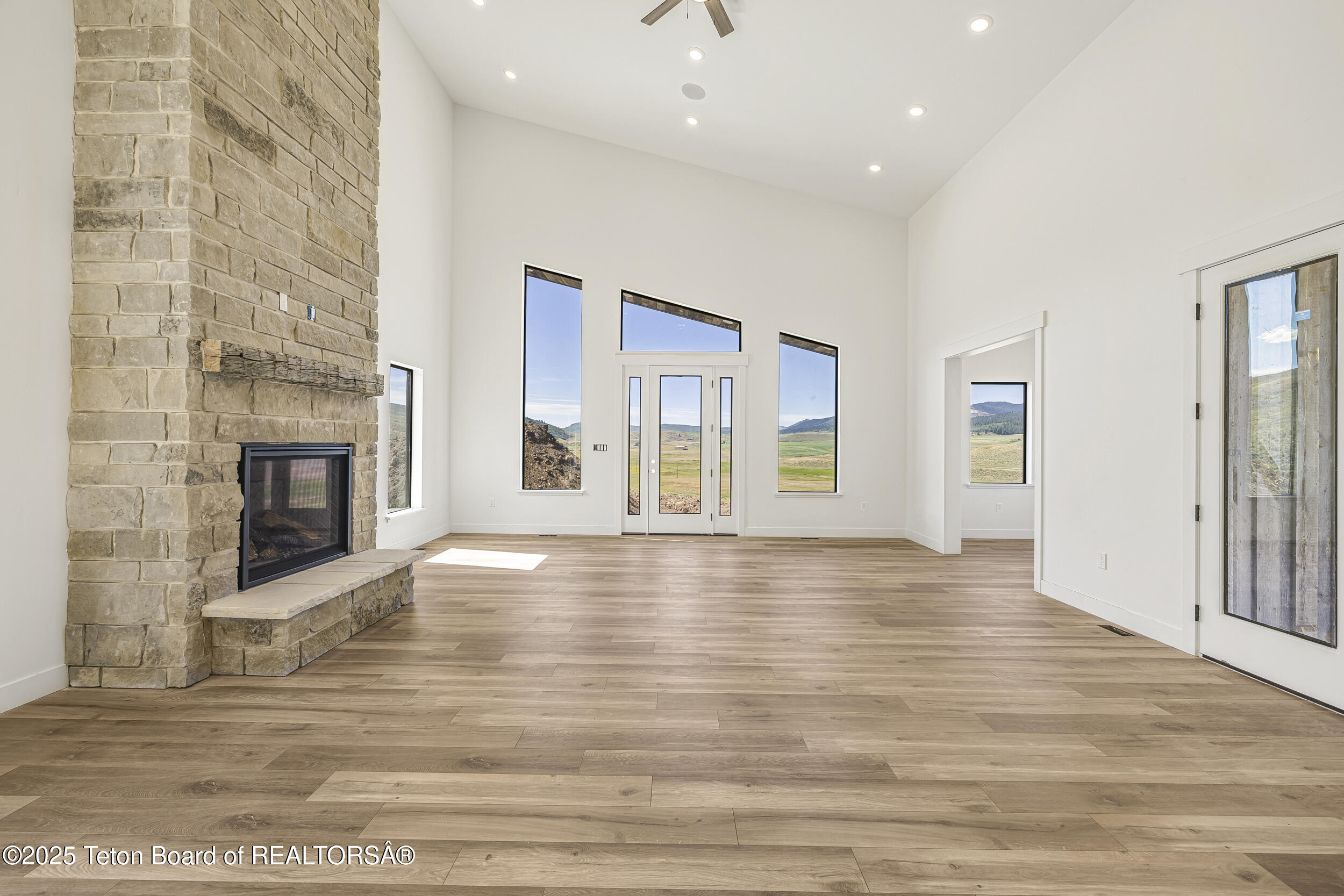 2410 SMOKEY CANYON Road