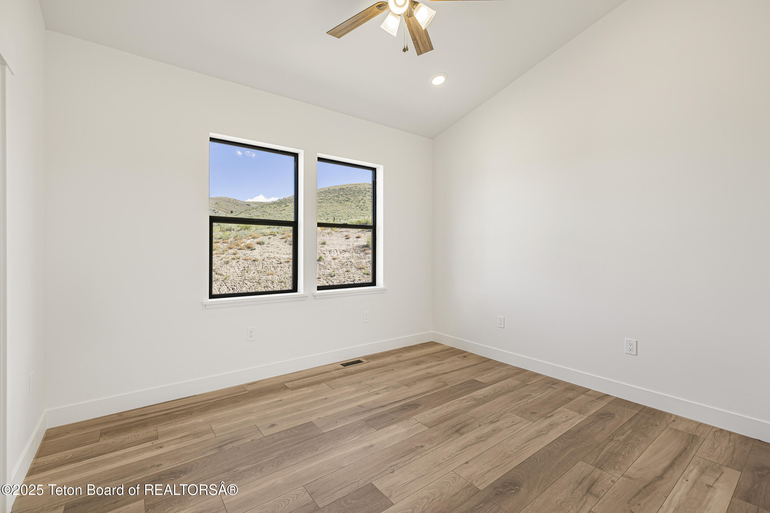 2410 SMOKEY CANYON Road