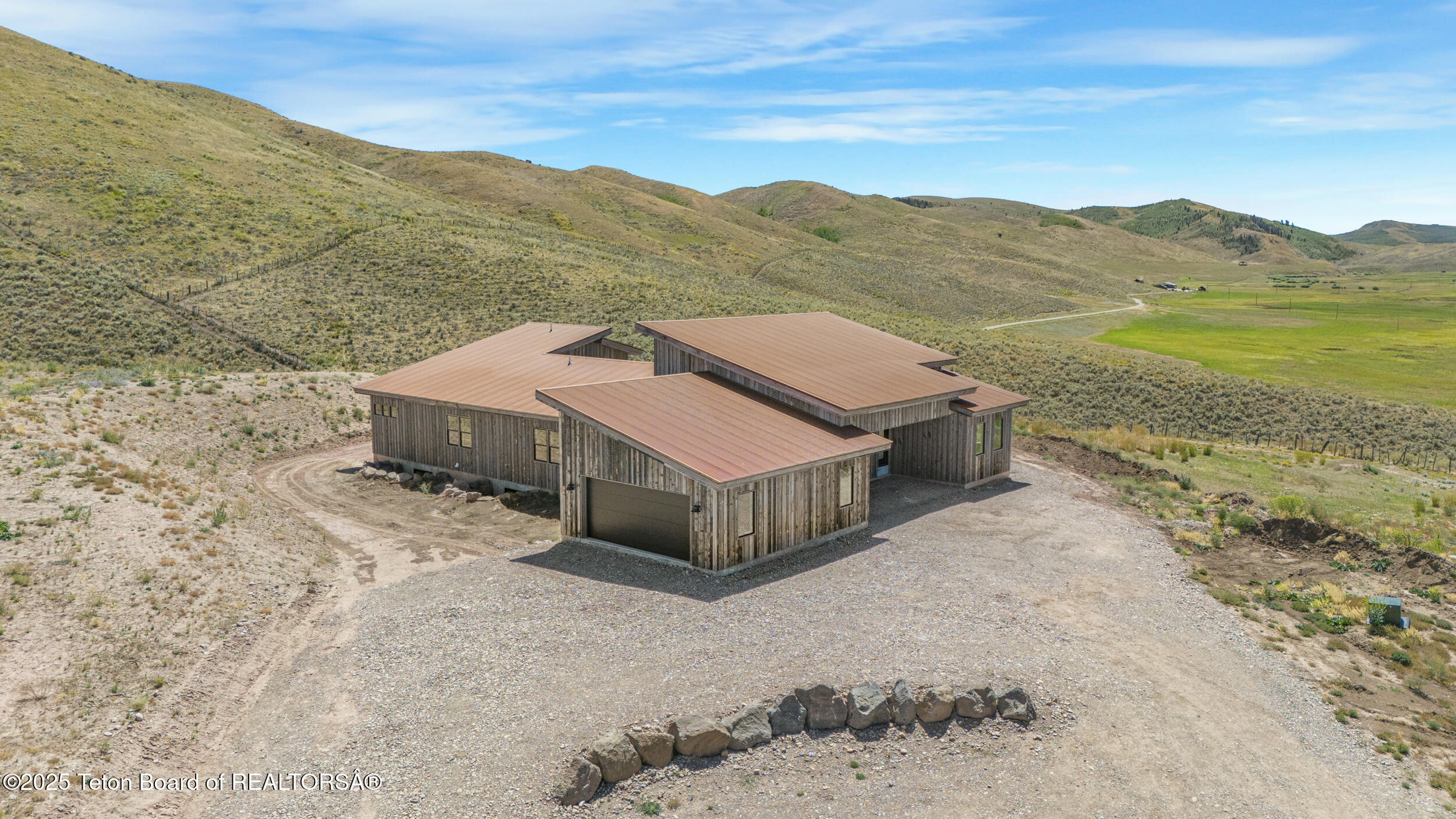 2410 SMOKEY CANYON Road