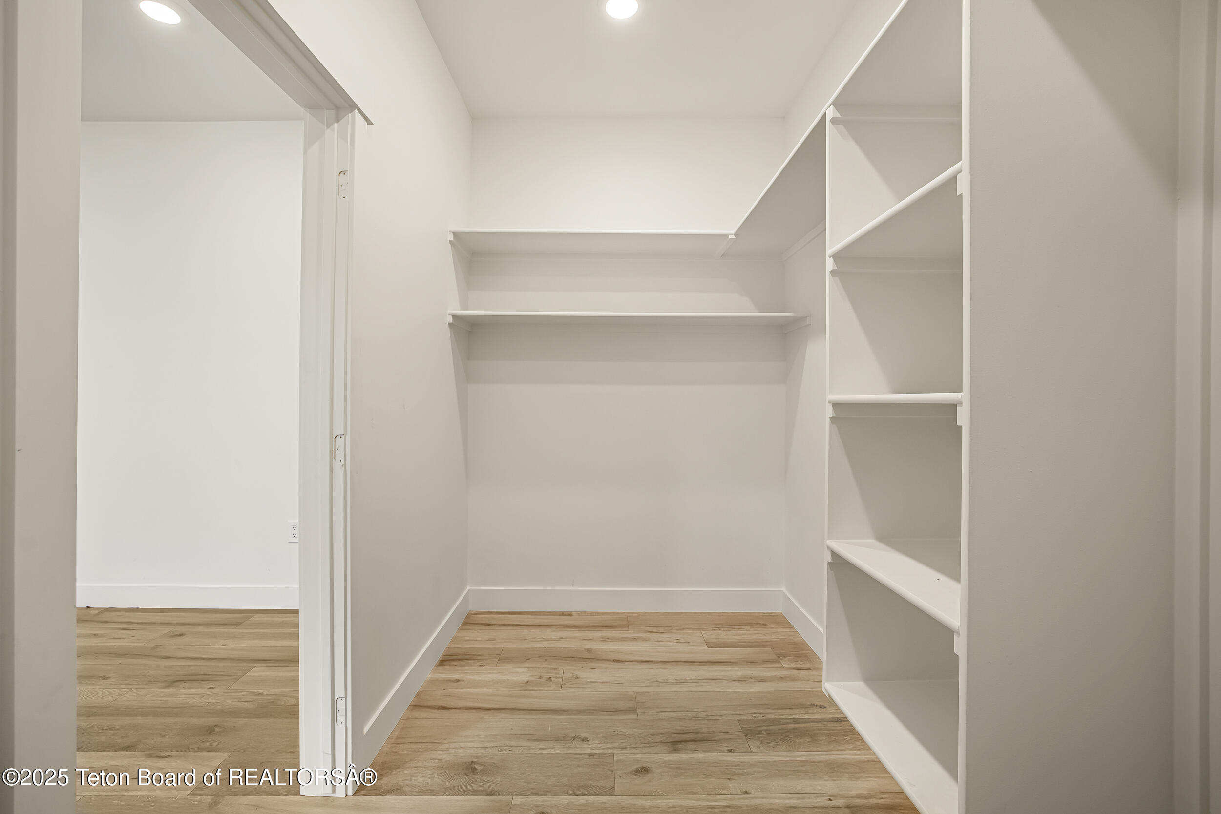 2410 SMOKEY CANYON Road