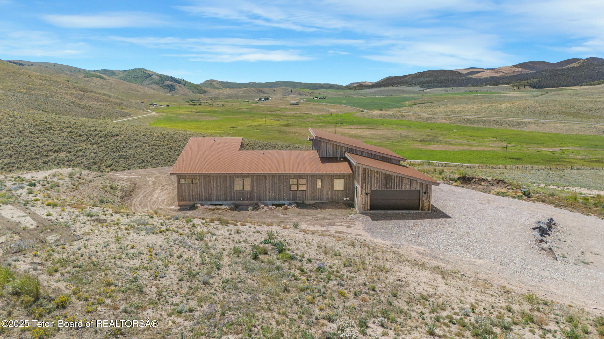 2410 SMOKEY CANYON Road