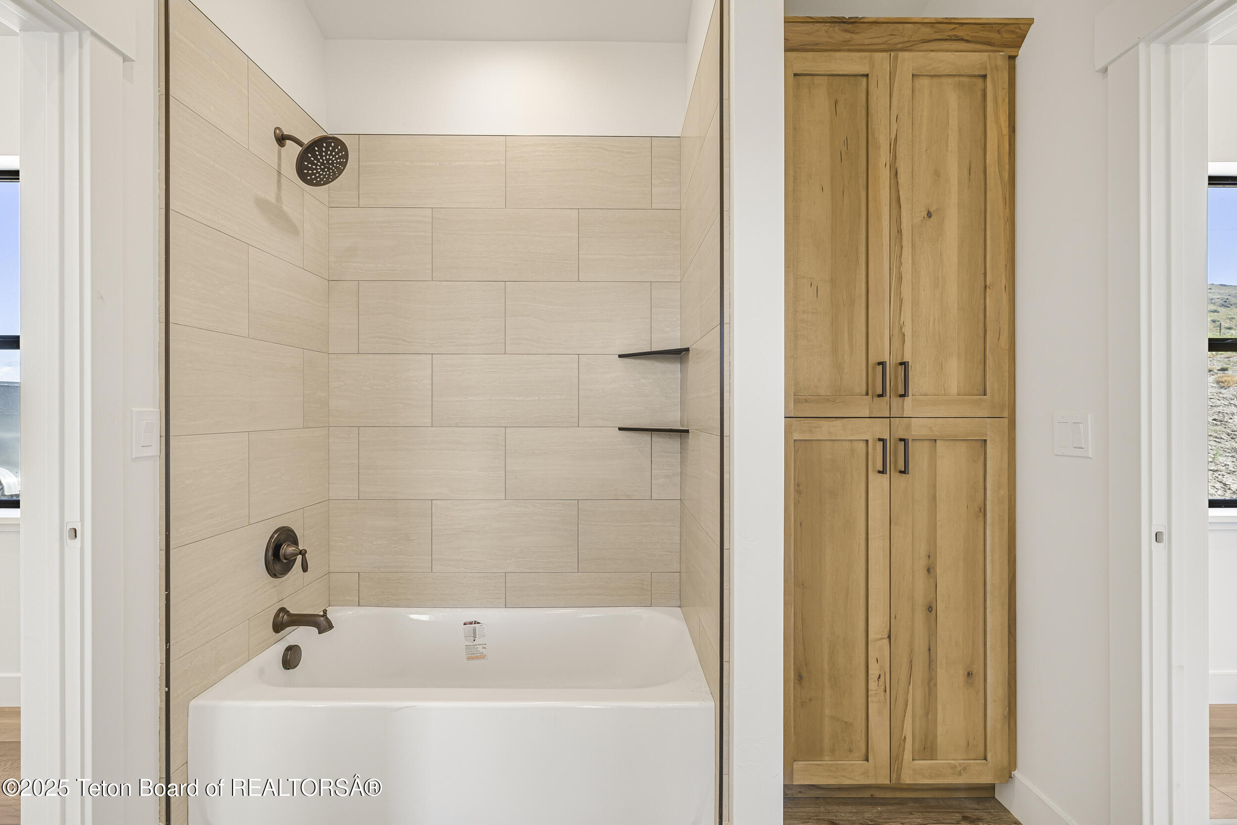 2410 SMOKEY CANYON Road