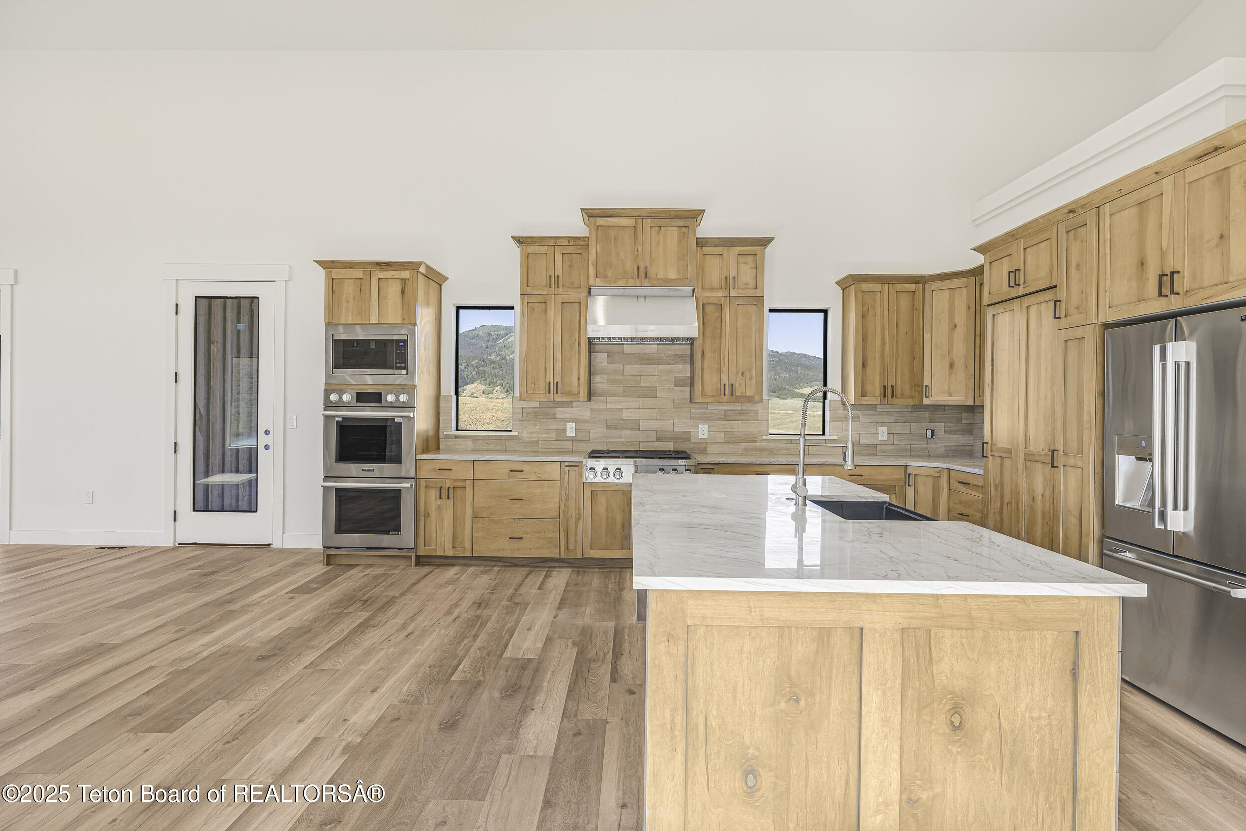 2410 SMOKEY CANYON Road