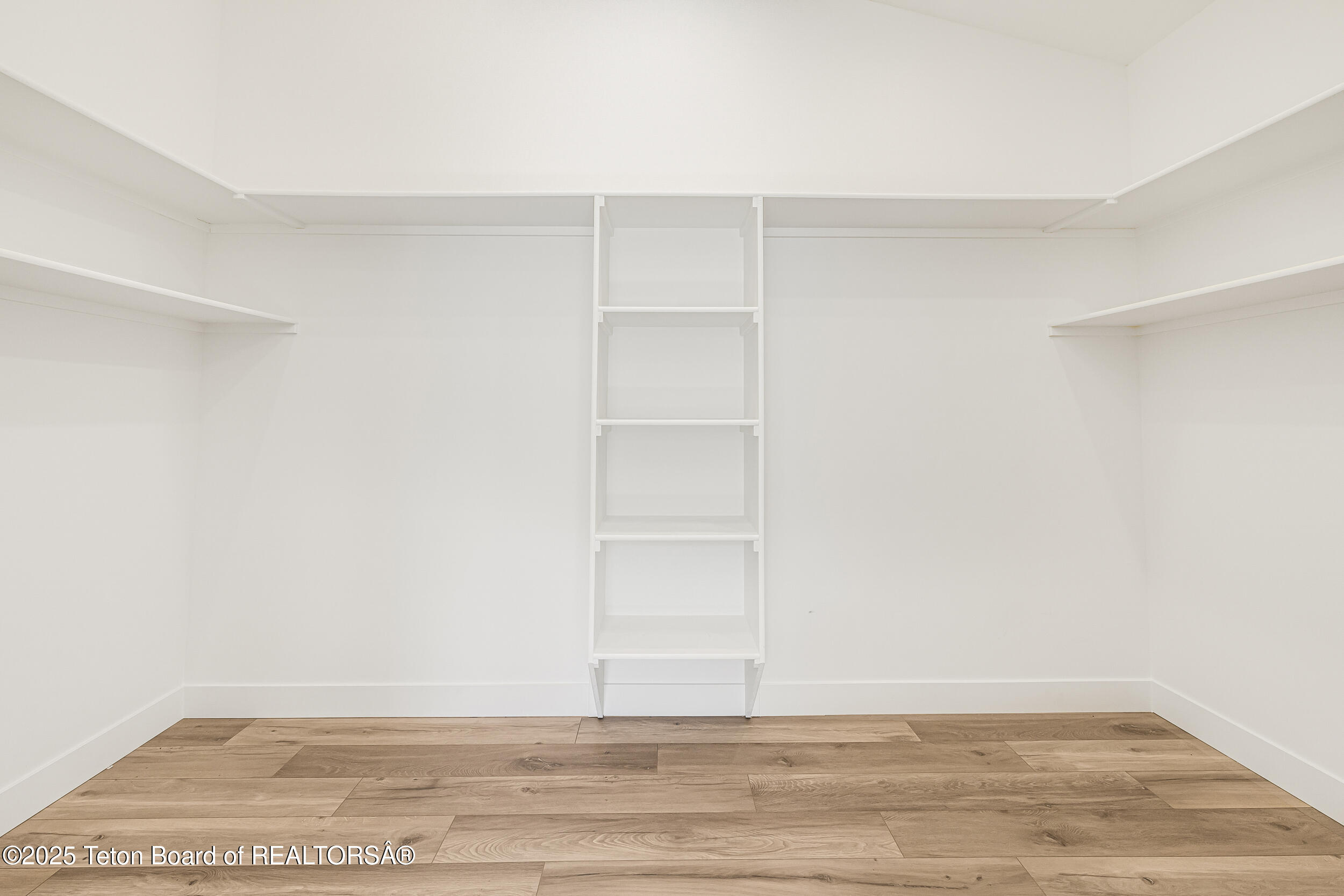 2410 SMOKEY CANYON Road