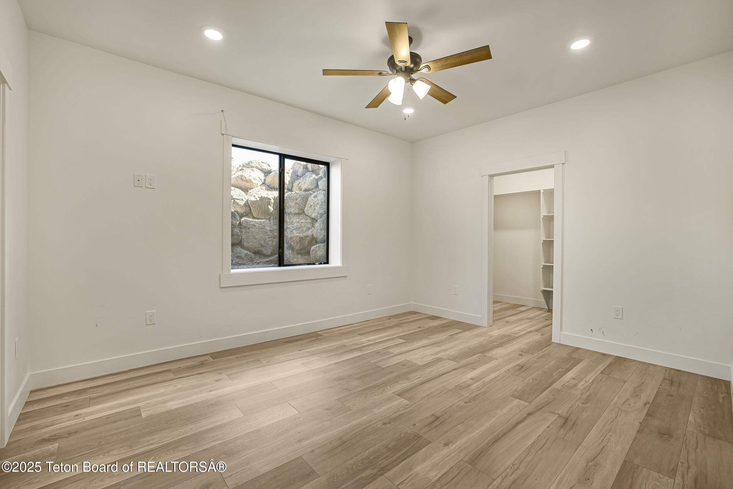 2410 SMOKEY CANYON Road