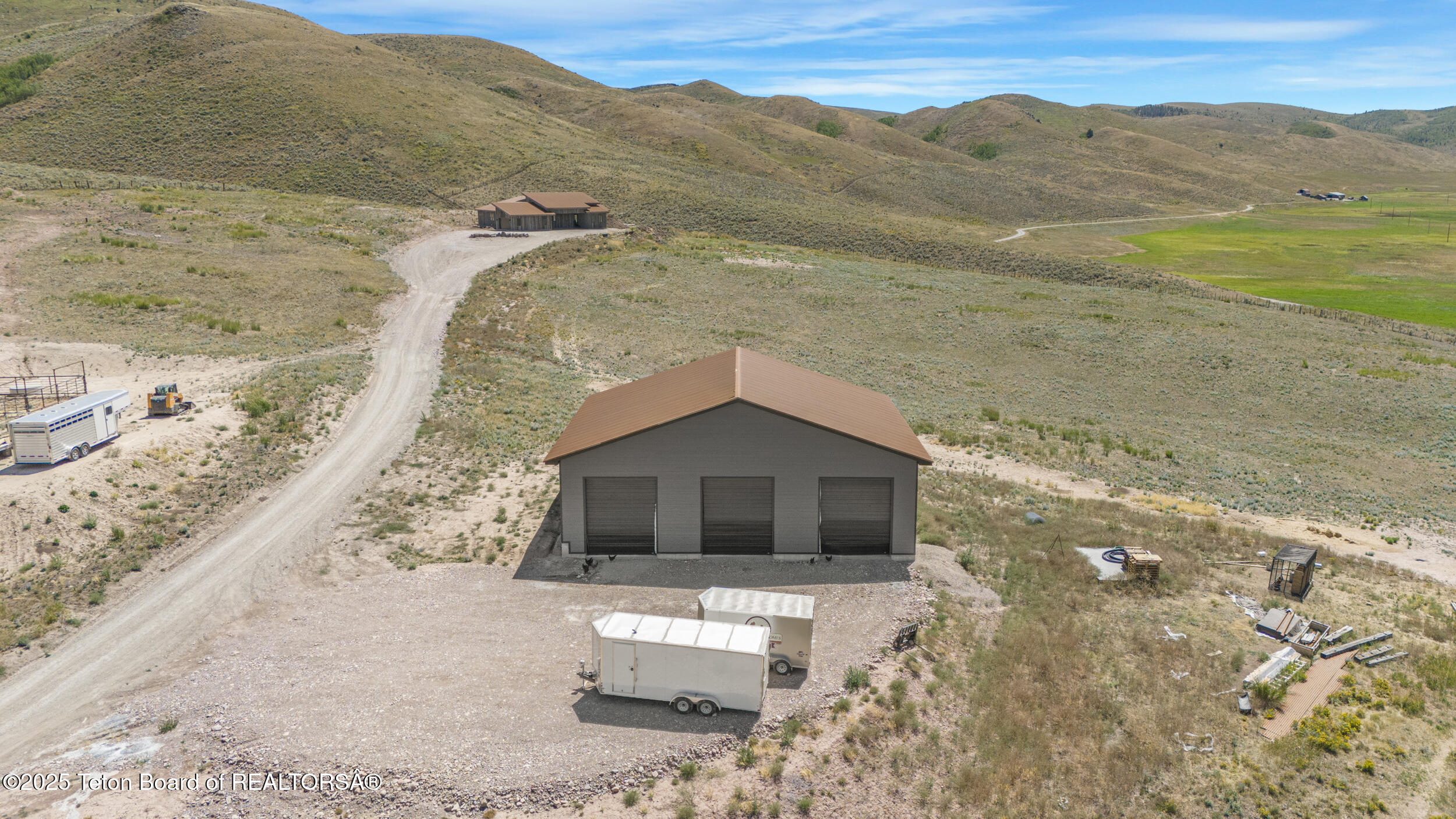 2410 SMOKEY CANYON Road