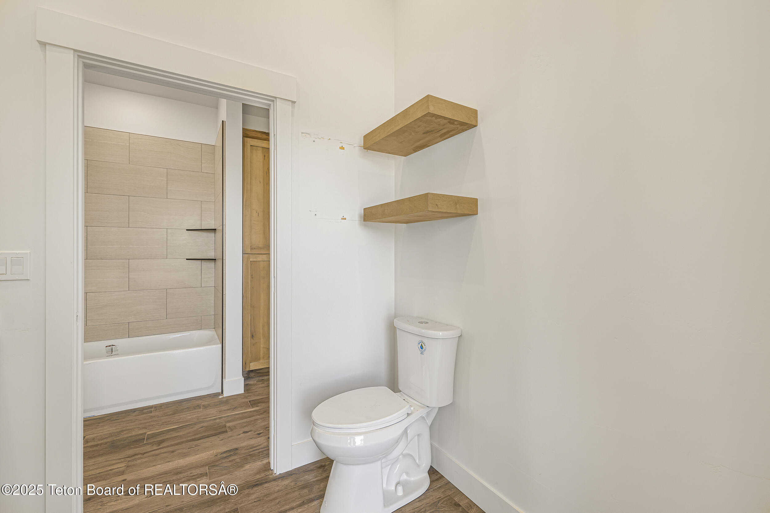 2410 SMOKEY CANYON Road