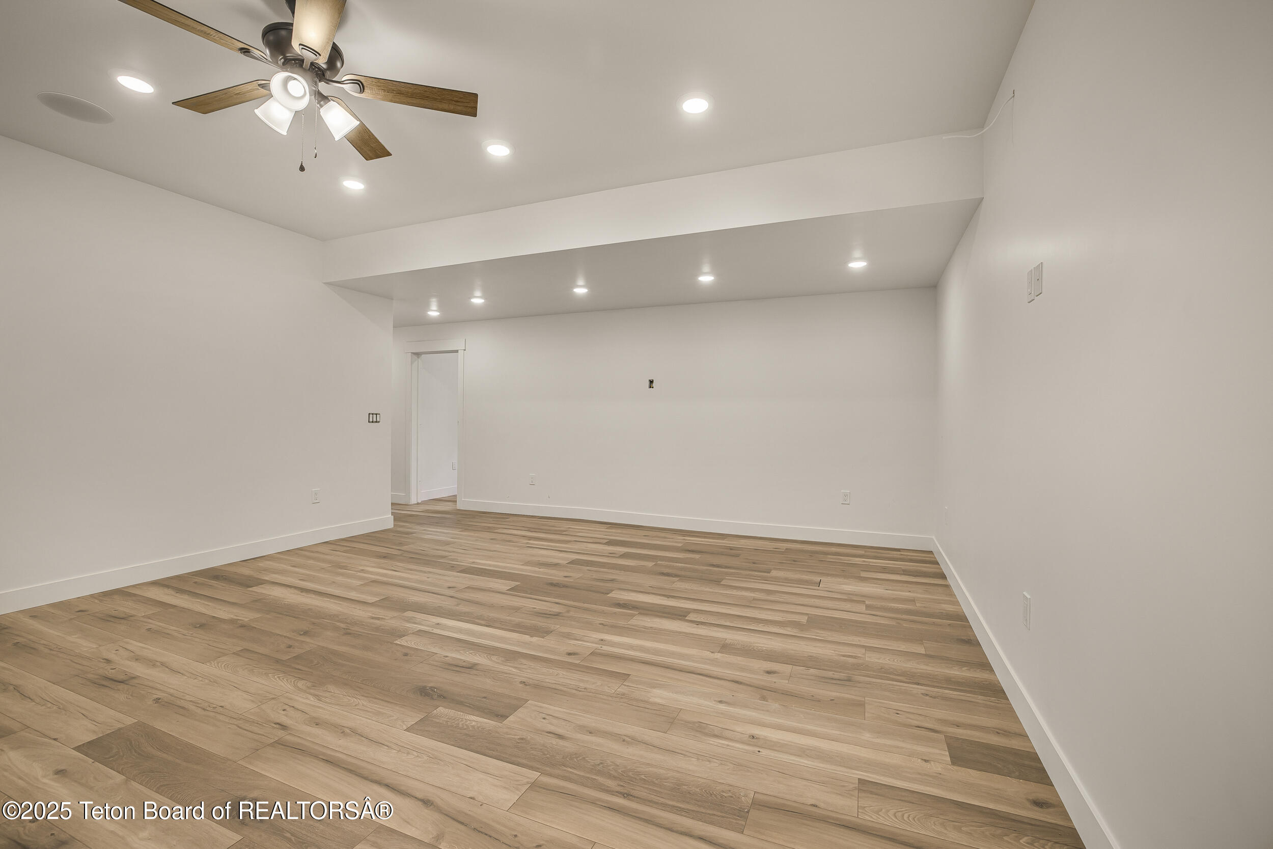 2410 SMOKEY CANYON Road