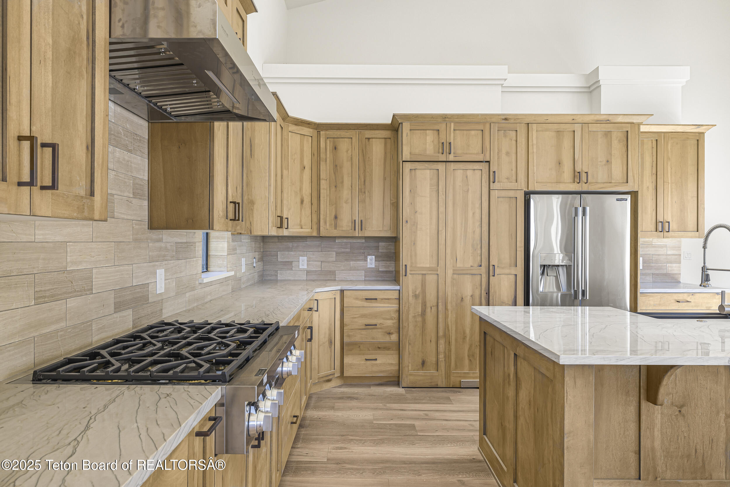 2410 SMOKEY CANYON Road