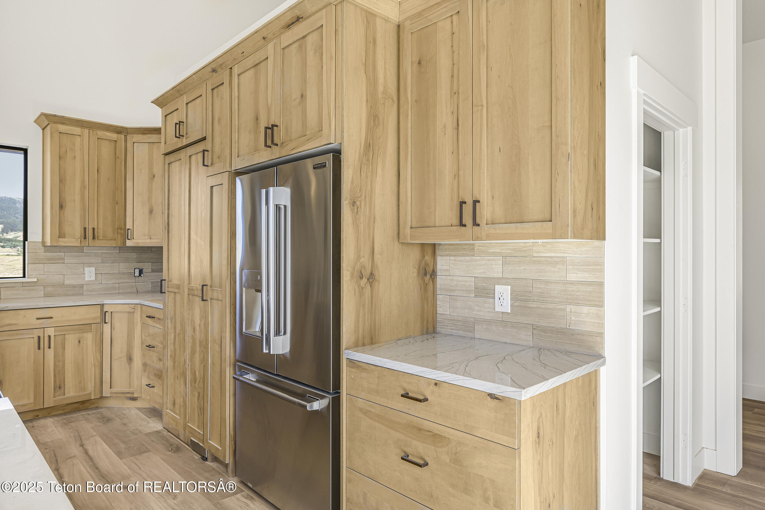 2410 SMOKEY CANYON Road