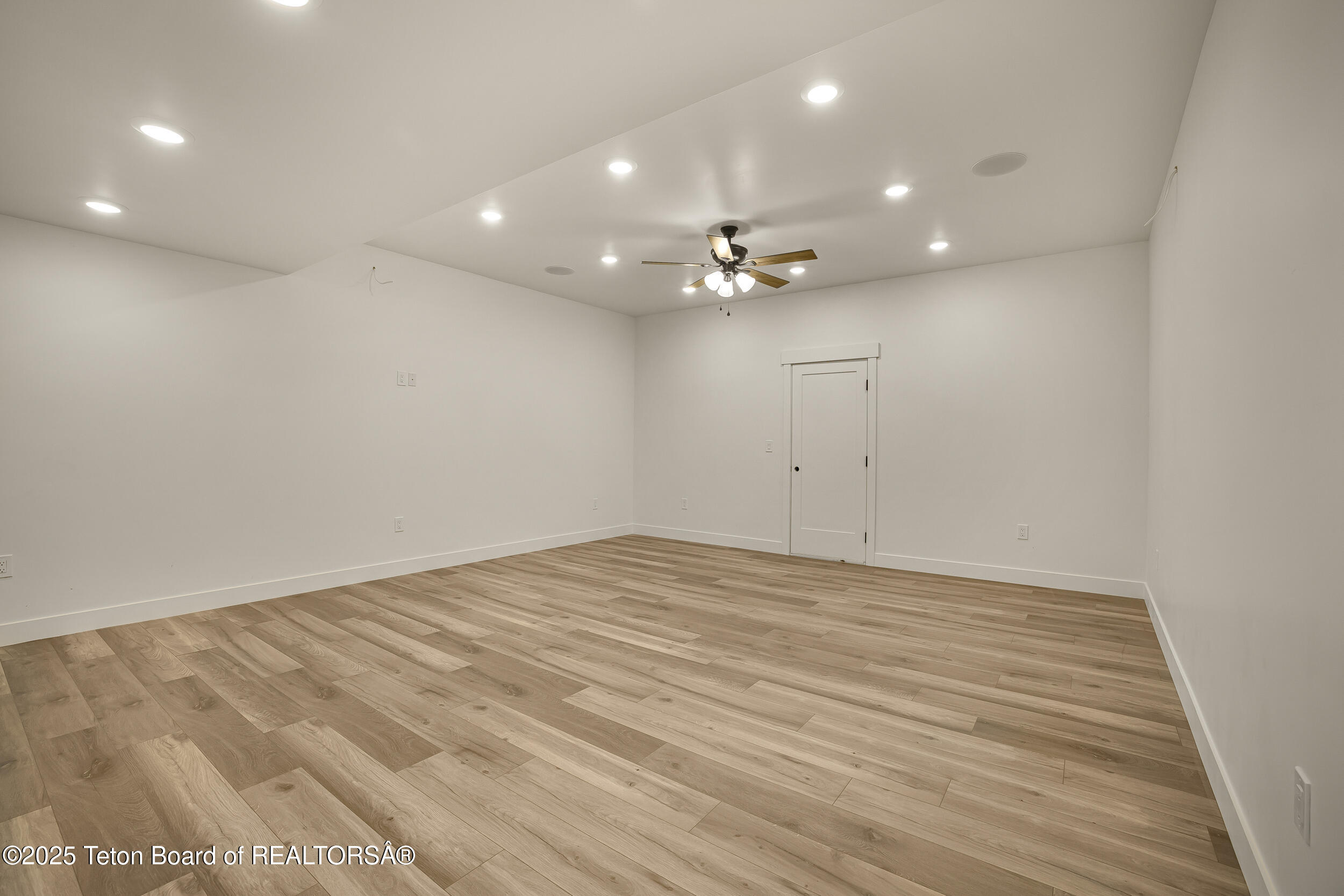 2410 SMOKEY CANYON Road