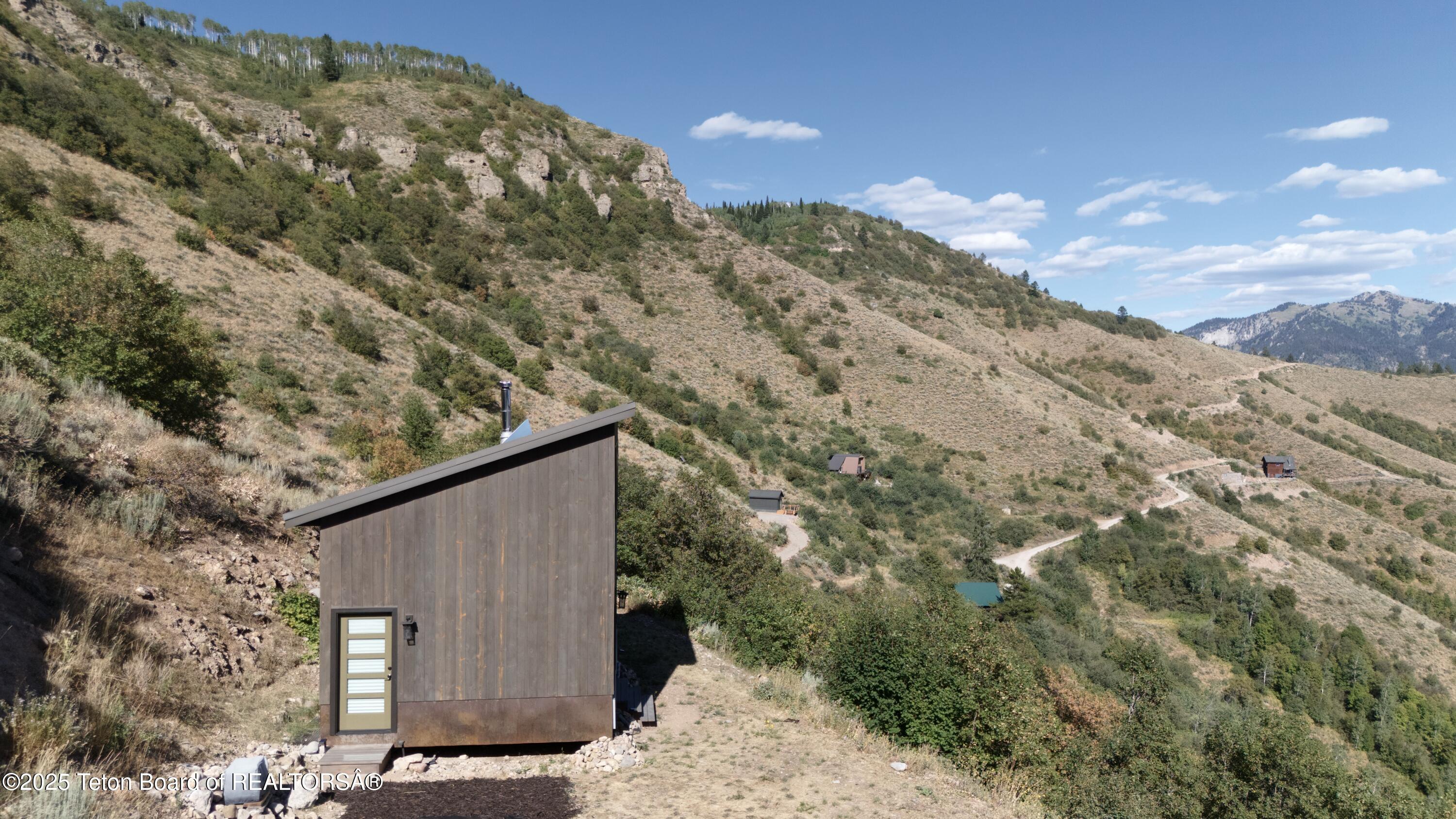 170 MAPLE HEIGHTS RD