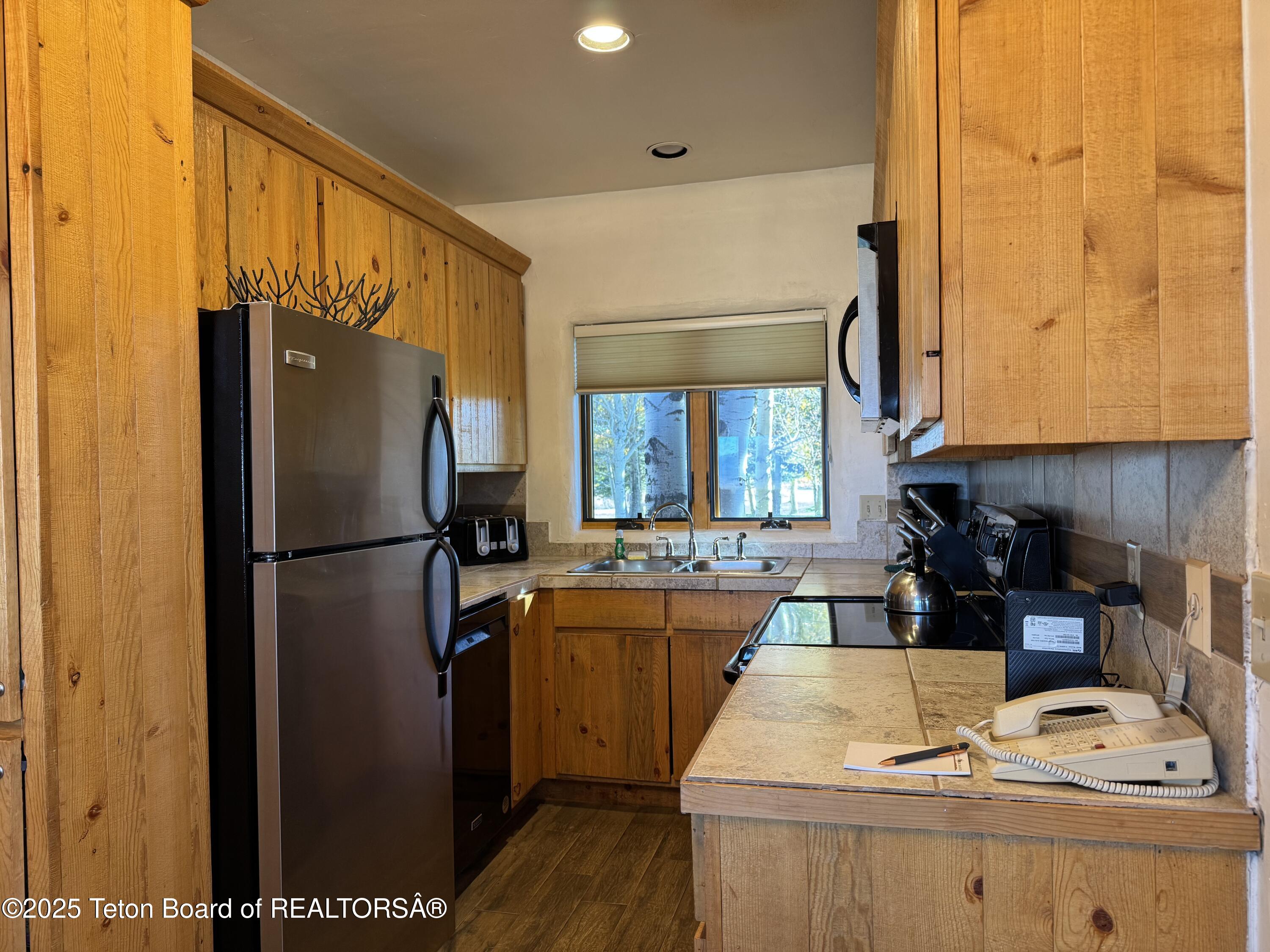 1662 N EAST BUTTE Road