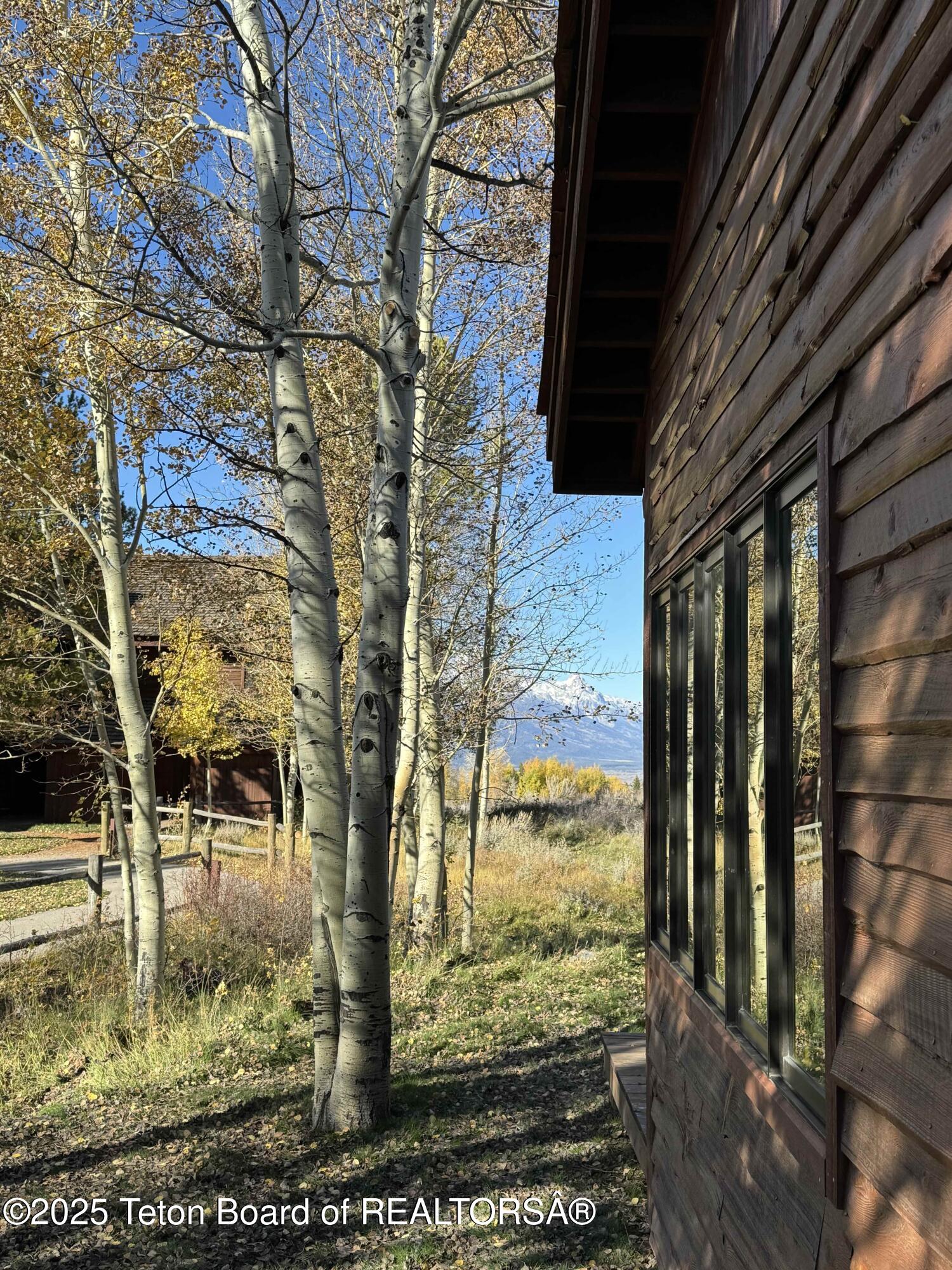 1662 N EAST BUTTE Road