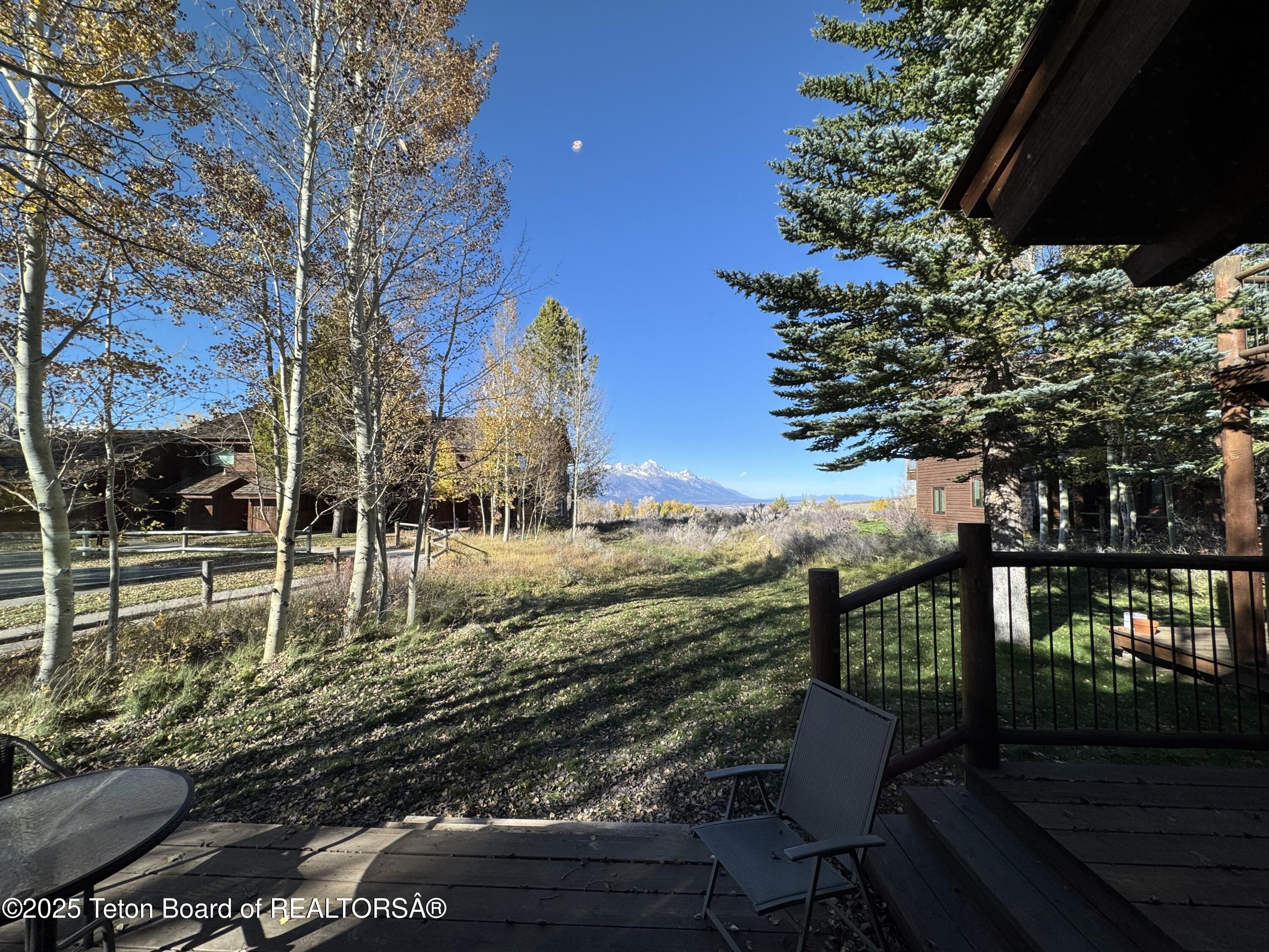 1662 N EAST BUTTE Road
