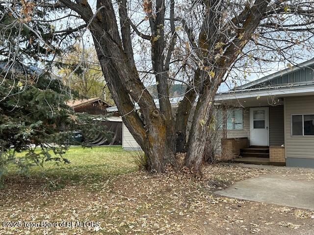 168 E 2ND Avenue
